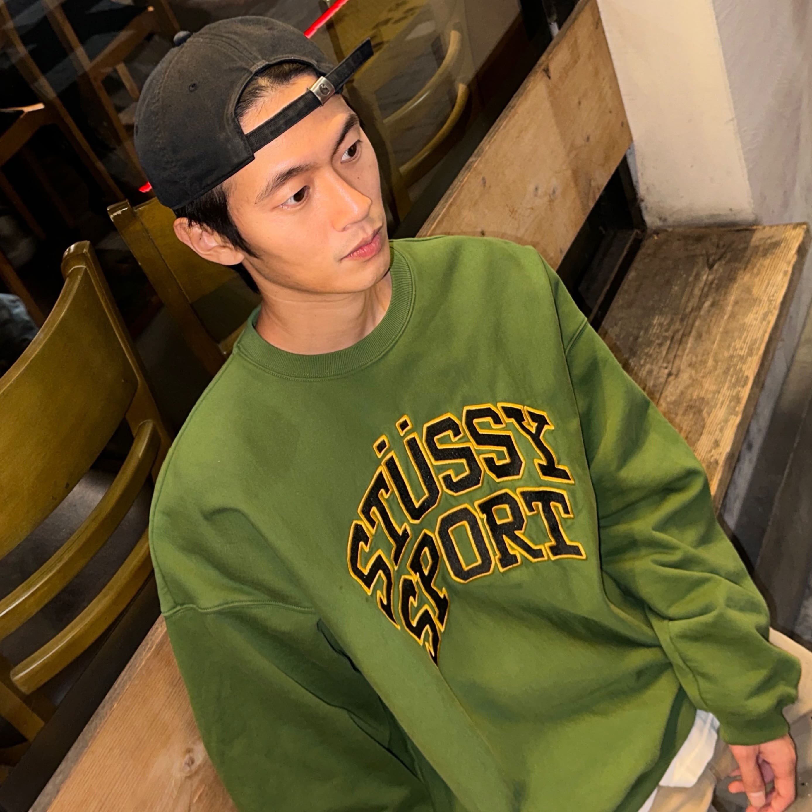 Stussy Relaxed Oversized Crew Green 착용 스타일
