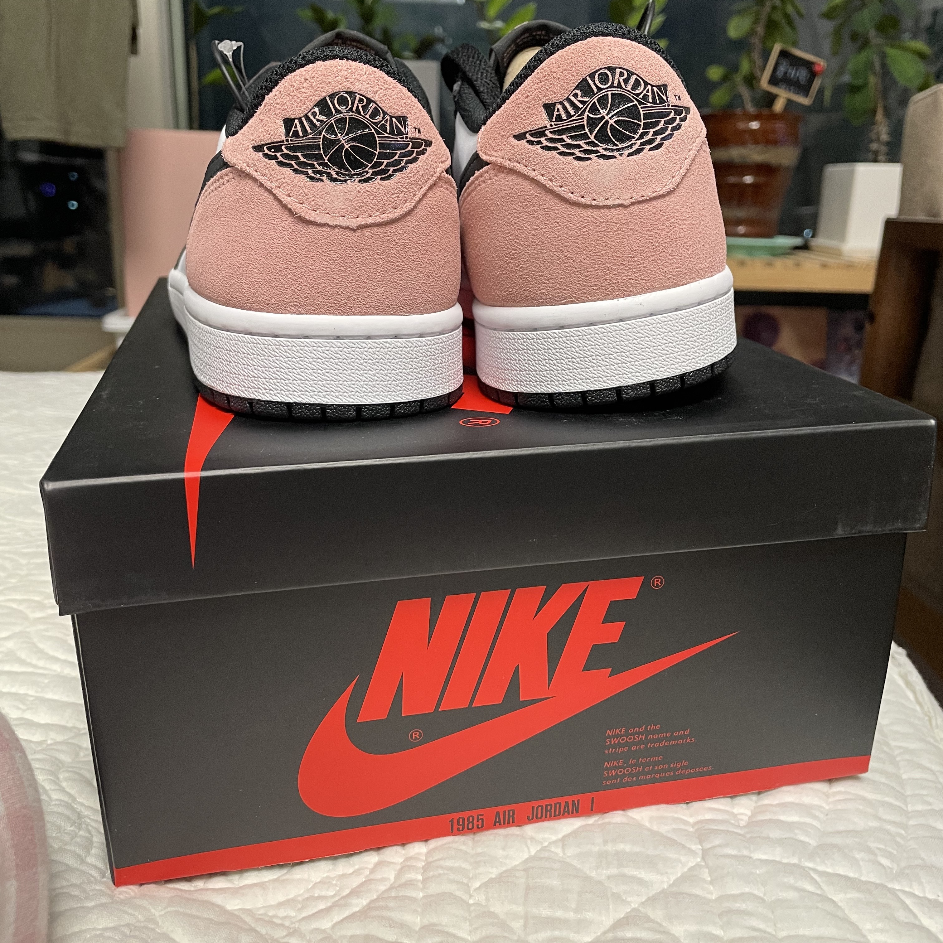 Jordan 1 Retro Low OG Bleached Coral 착용 스타일 - 3