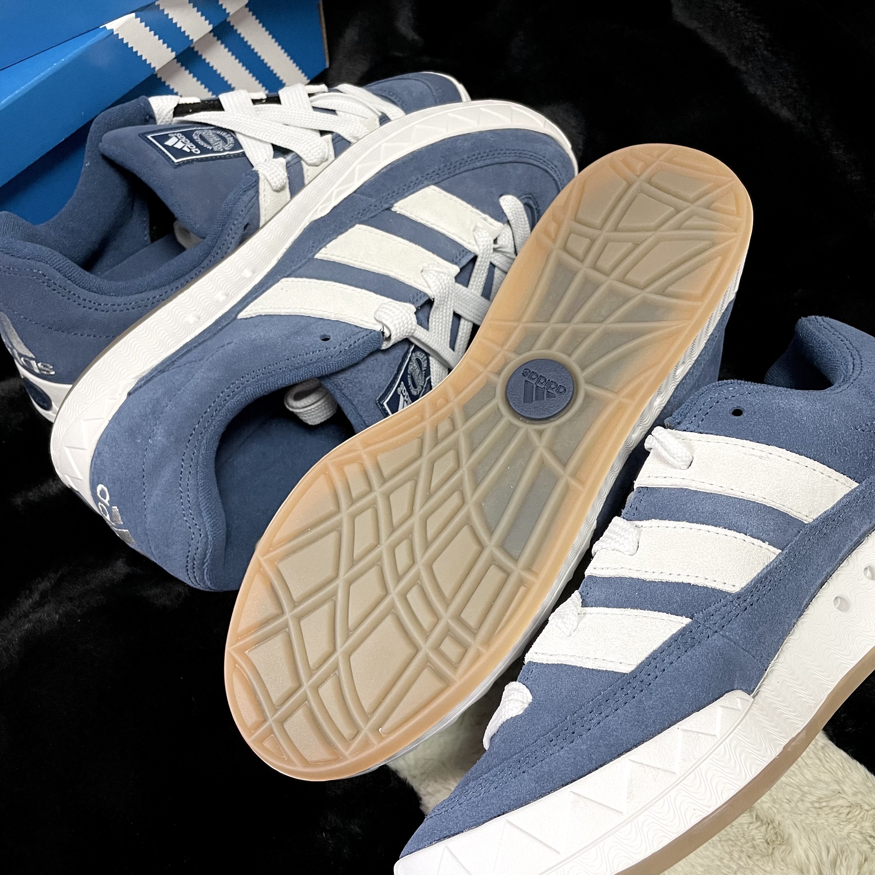 Adidas Adimatic Night Marin 착용 스타일