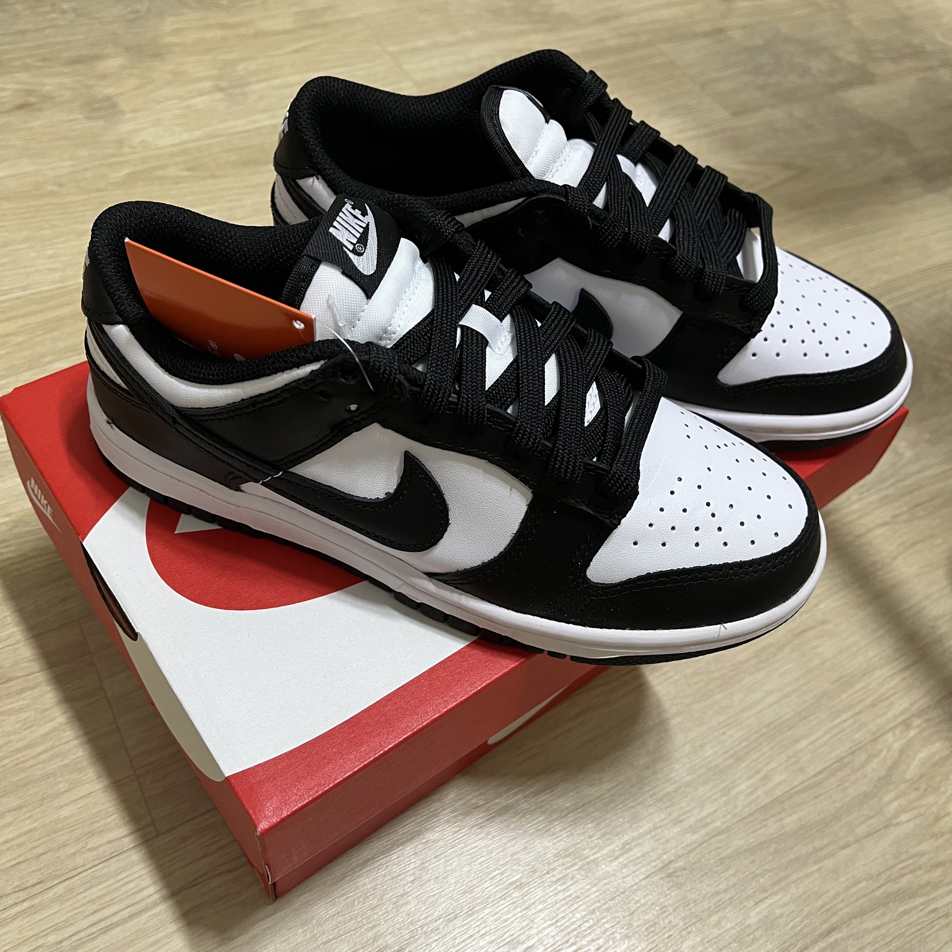 (W) Nike Dunk Low Black 착용 스타일