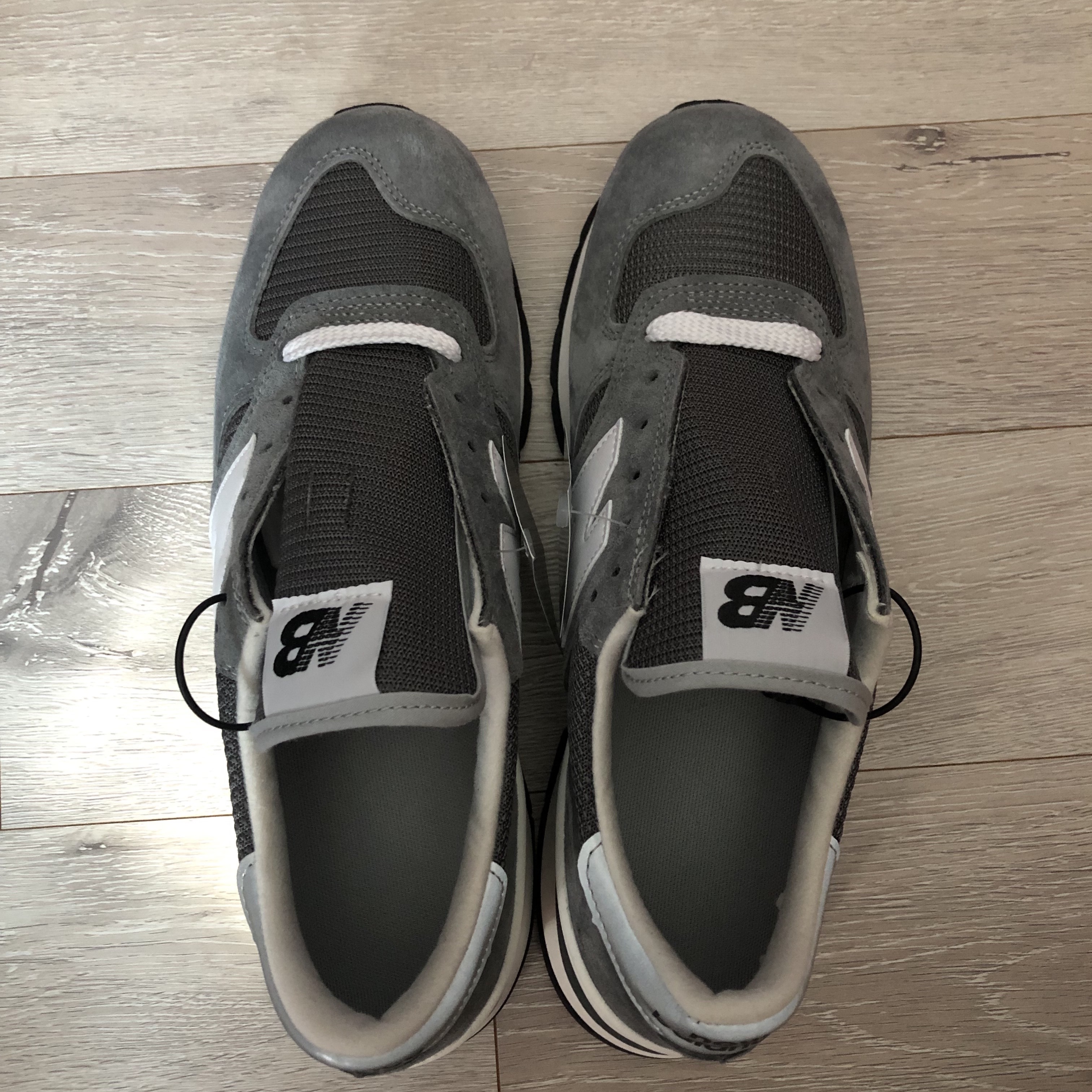 New Balance 990v1 Made in USA Grey White 착용 스타일
