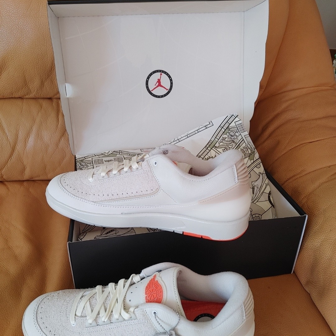 Jordan 2 x Shelflife Retro Low SP White Bright Mandarin 착용 스타일 - 2