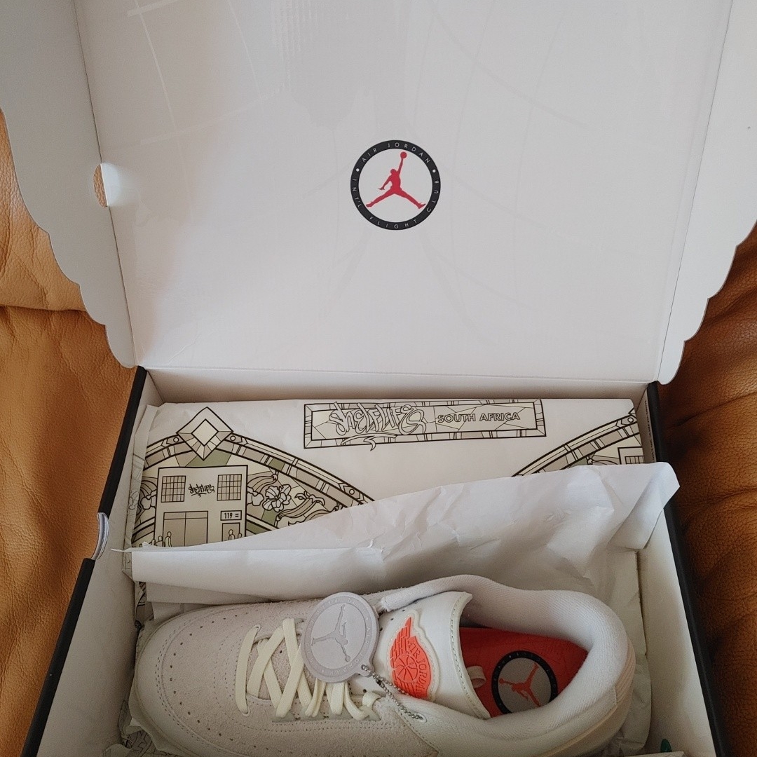 Jordan 2 x Shelflife Retro Low SP White Bright Mandarin 착용 스타일 - 4