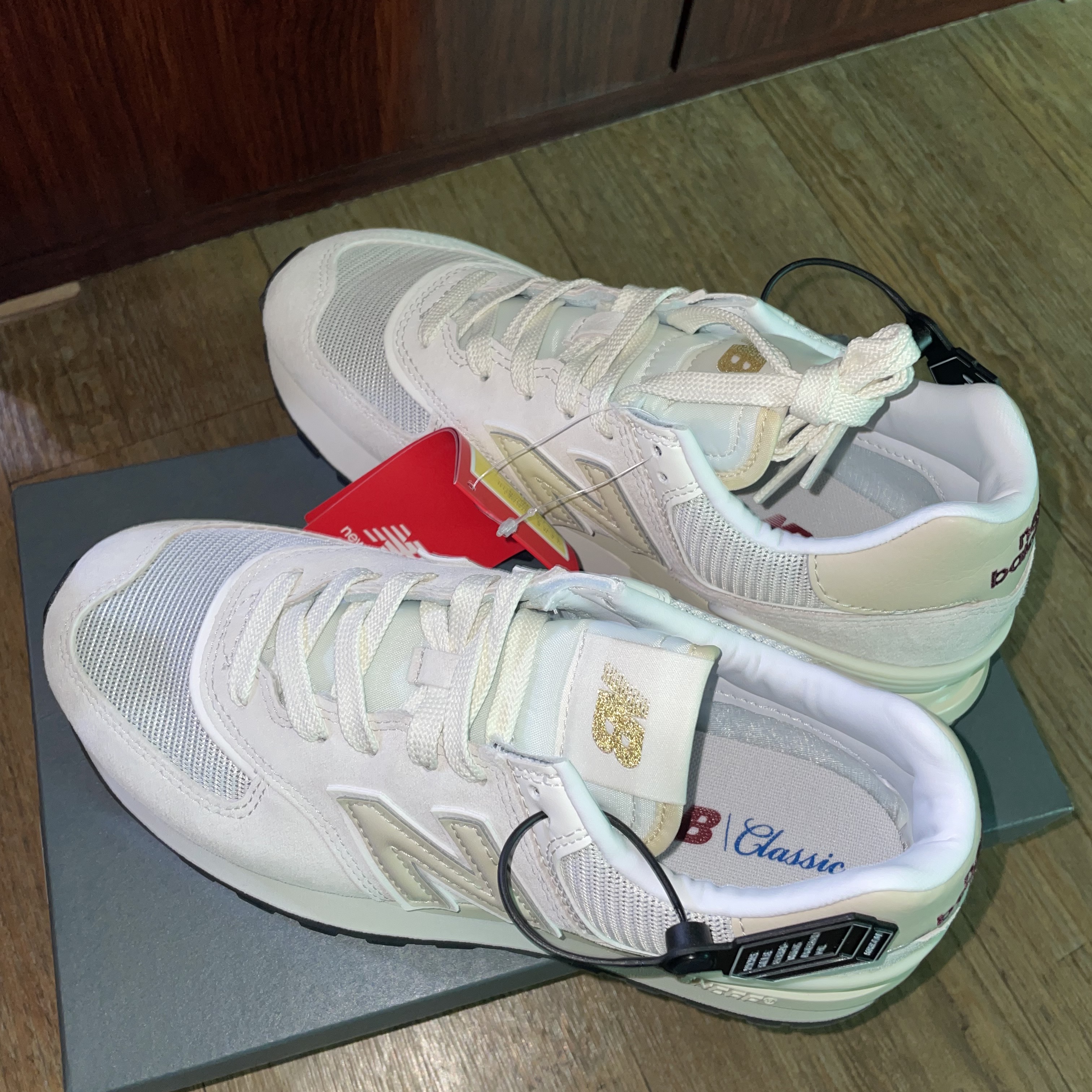 New Balance 574 Legacy Ivory 착용 스타일 - 2