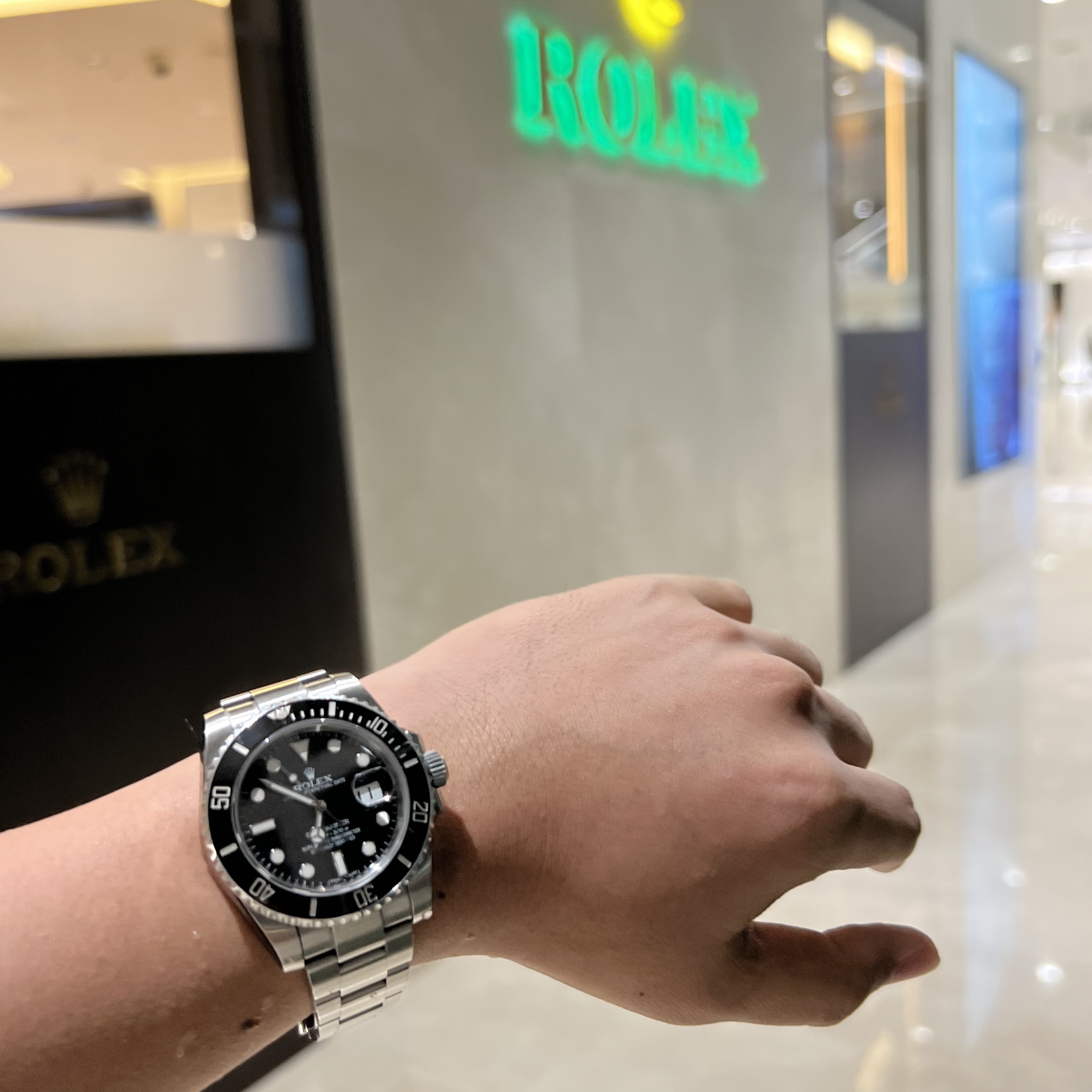 Rolex Submariner Date 41mm 126610LN Black Oyster 착용 스타일