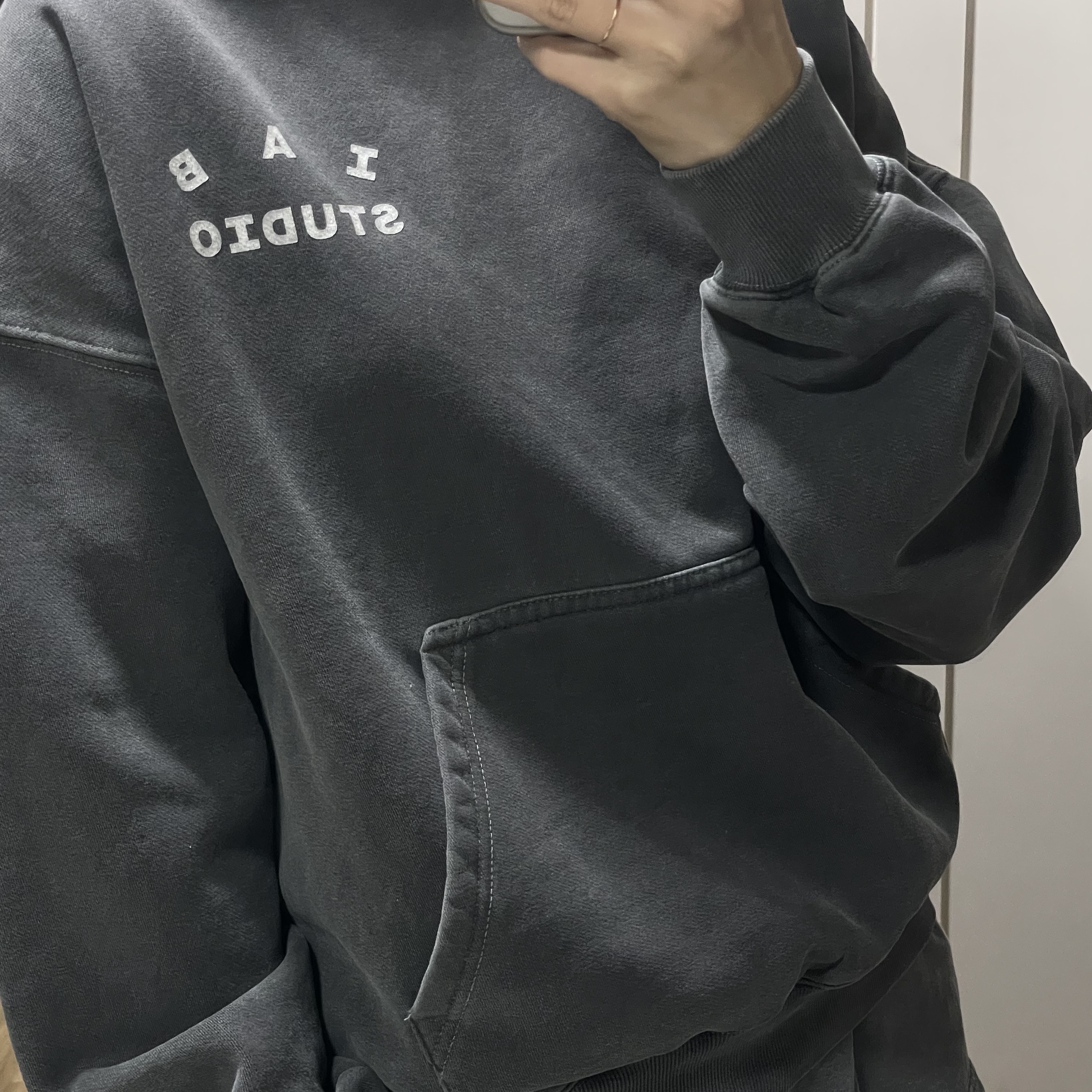 IAB Studio Pigment Hoodie & Sack Black, IAB Studio Pigment Hoodie Black 착용 스타일