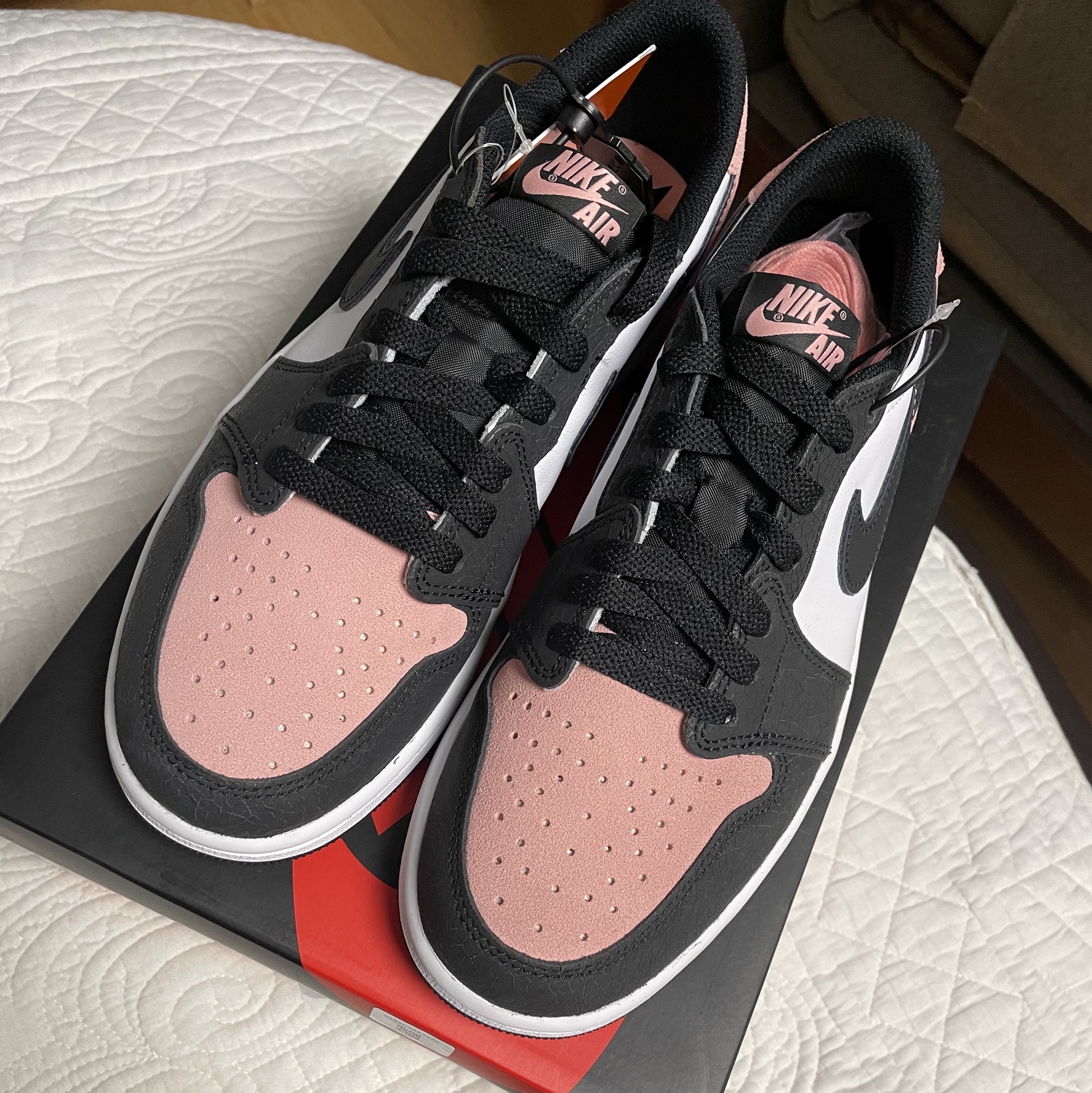 Jordan 1 Retro Low OG Bleached Coral 착용 스타일 - 2