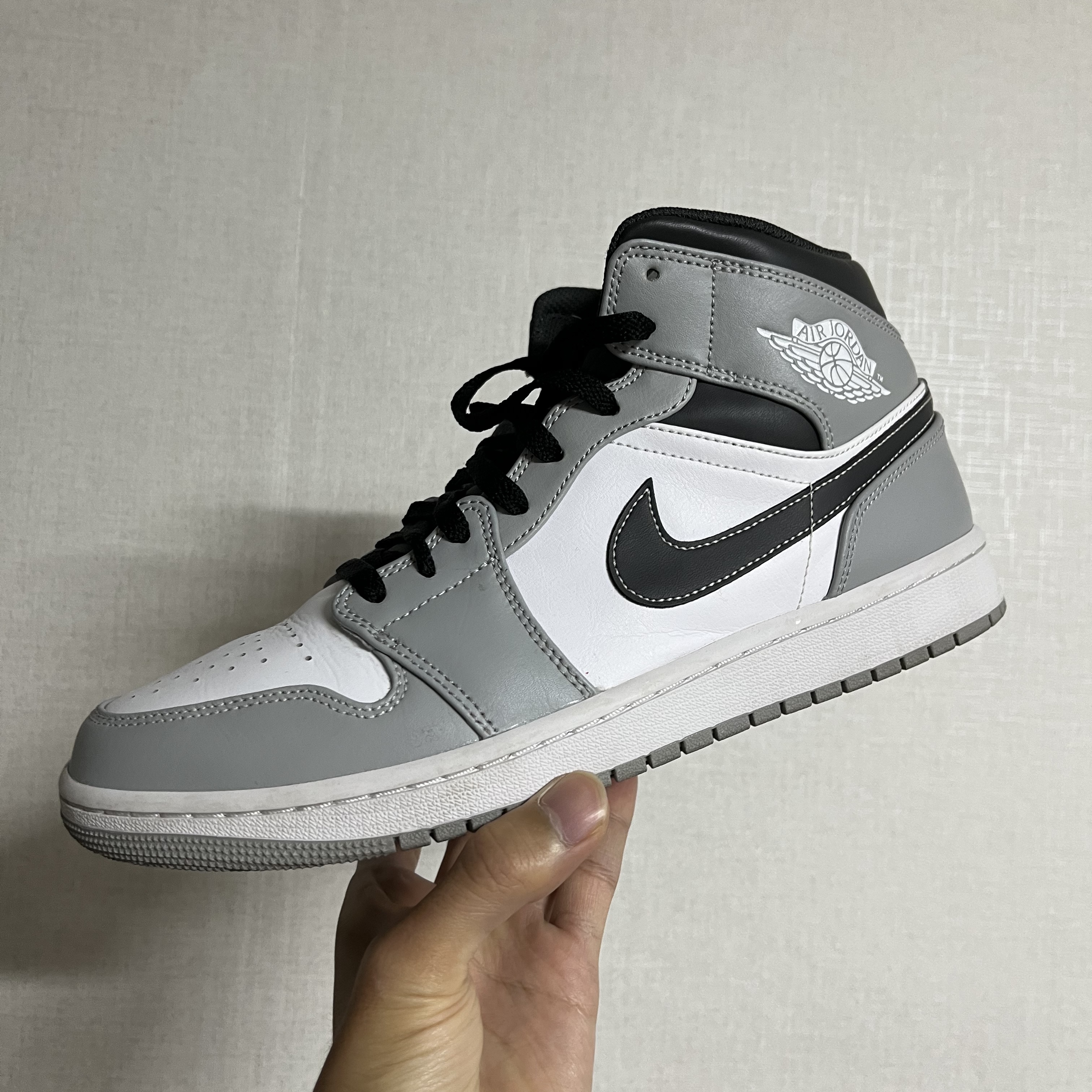 Jordan 1 Mid Light Smoke Grey Anthracite 착용 스타일