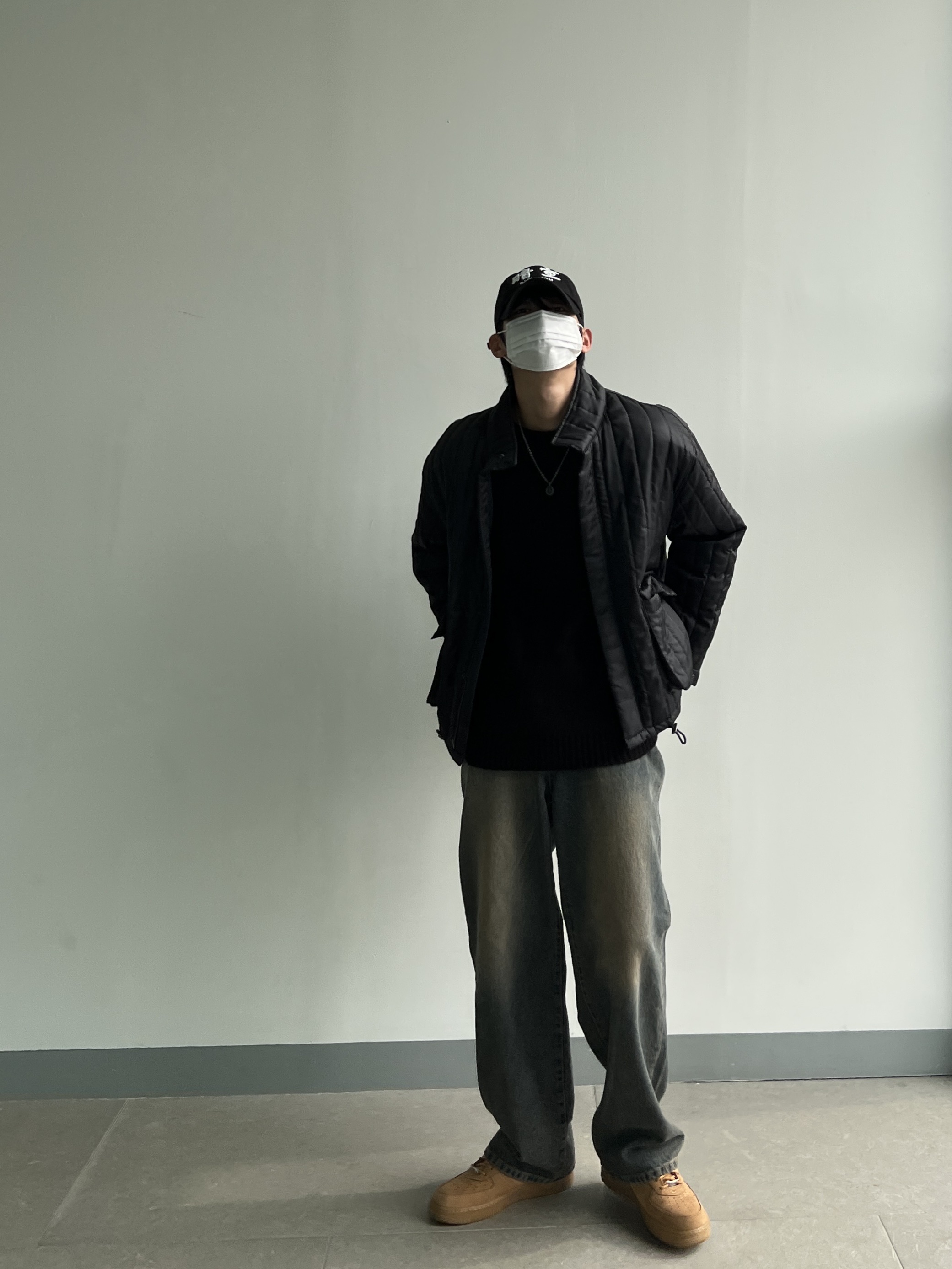 Darkr8m Studio White Logo Cap, Nike Air Force 1 '07 WB Flax 착용 스타일 - 2
