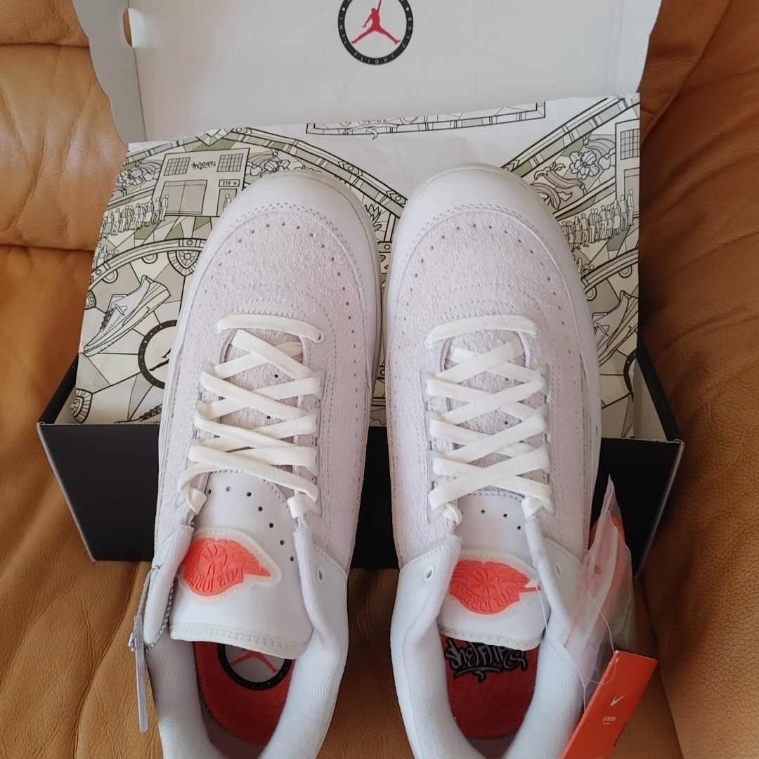 Jordan 2 x Shelflife Retro Low SP White Bright Mandarin 착용 스타일 - 3