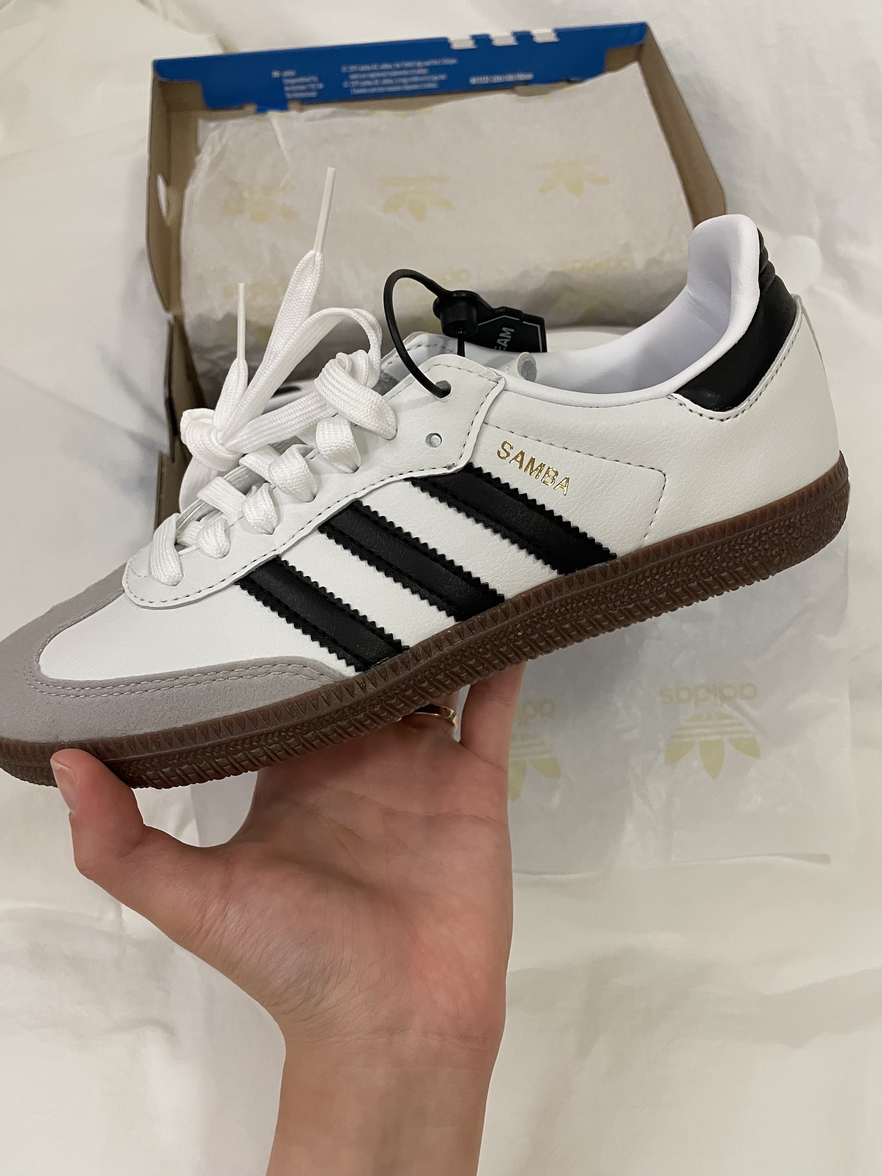 Adidas Samba Vegan White Black 착용 스타일 - 2
