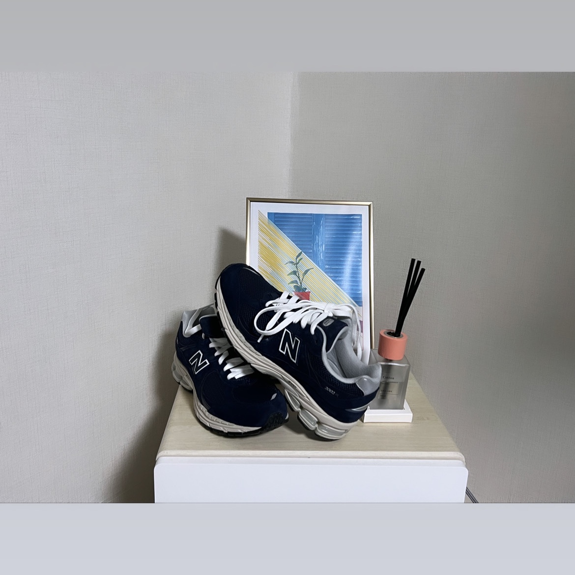 New Balance 2002R Navy 착용 스타일