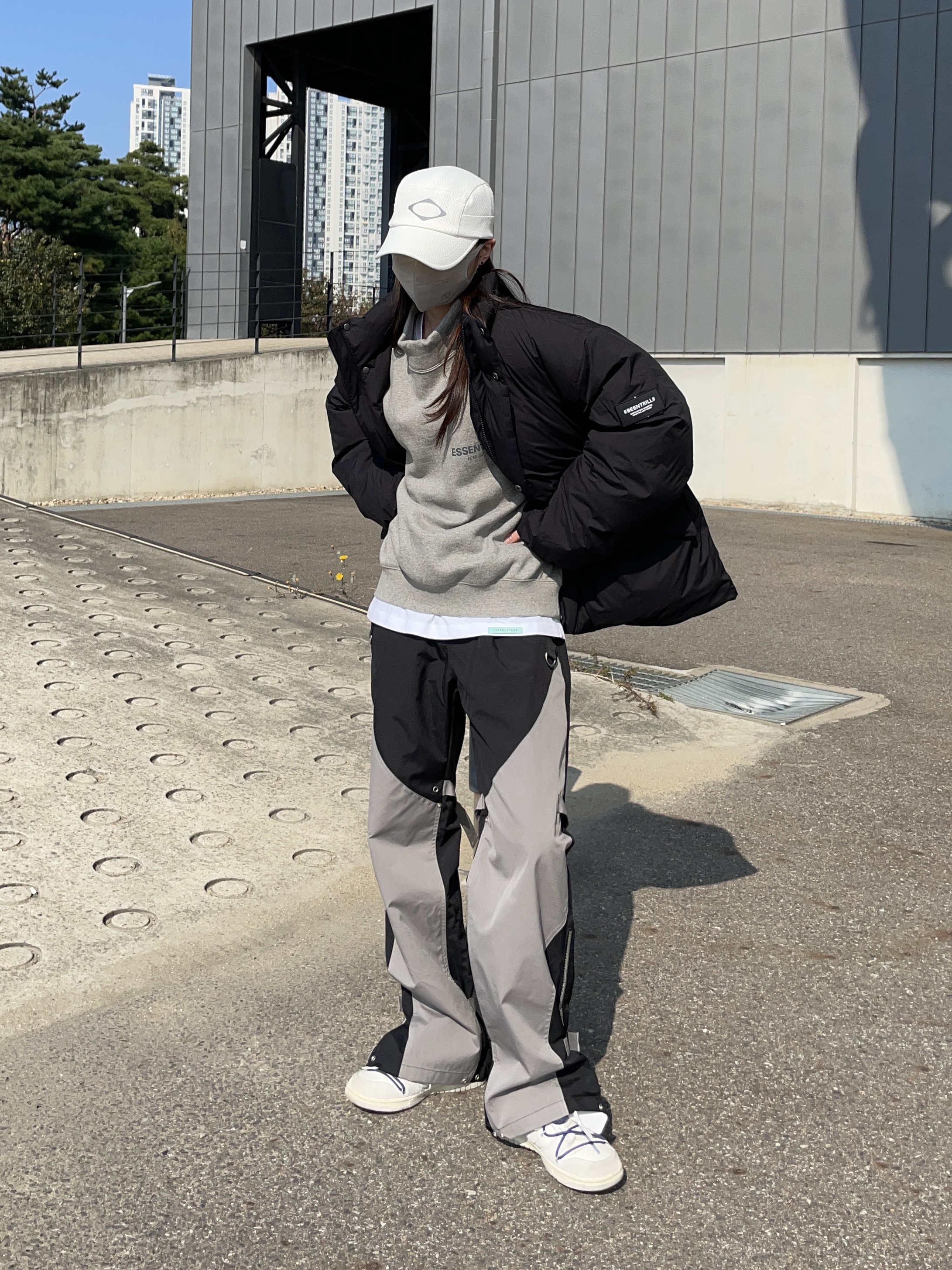 Nike x Off-White Dunk Low The 50 - Lot 18, Essentials Pull-Over Mockneck Heather Oatmeal - 21SS 착용 스타일 - 1
