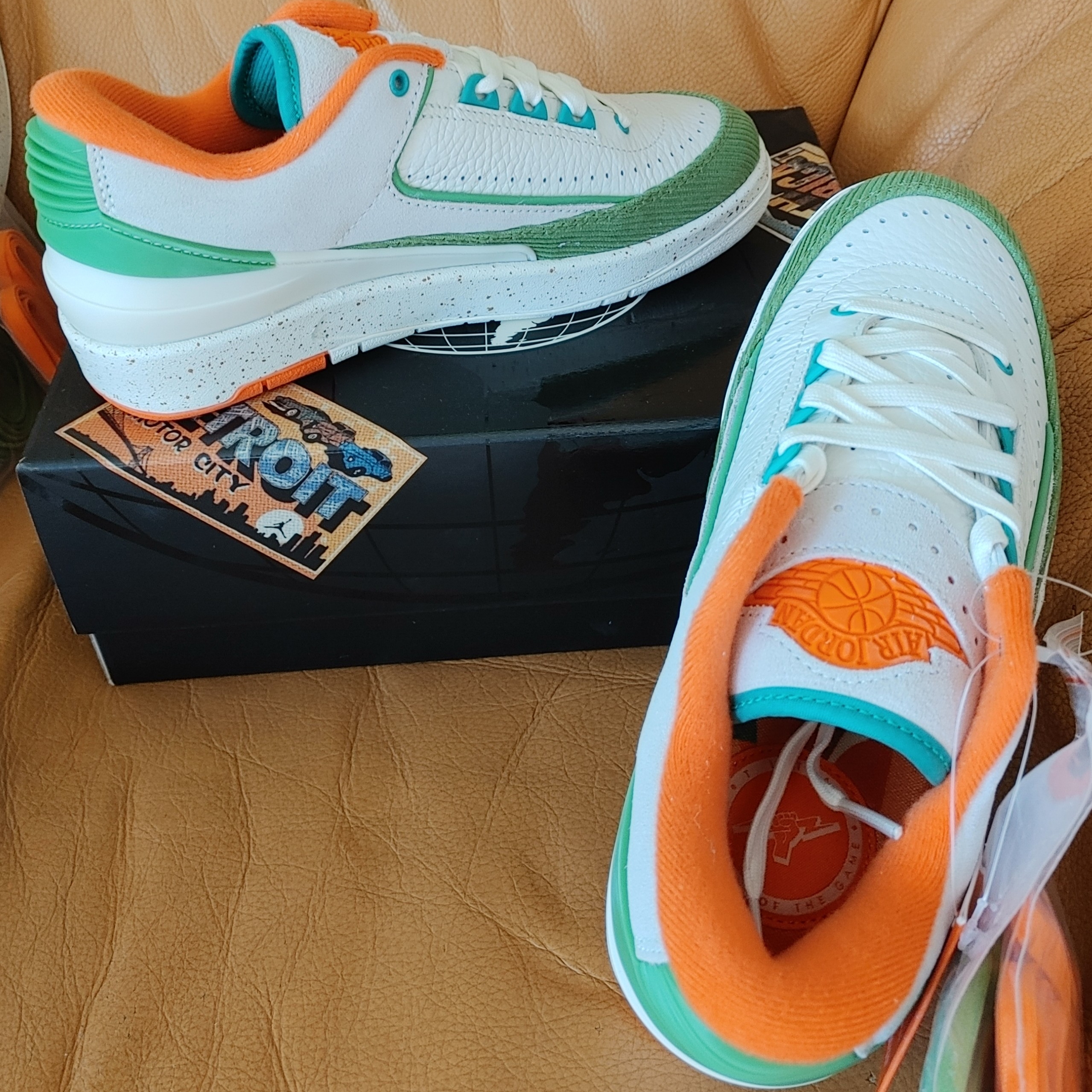 (W) Jordan 2 x Titan Retro Low Sail Safety Orange 착용 스타일