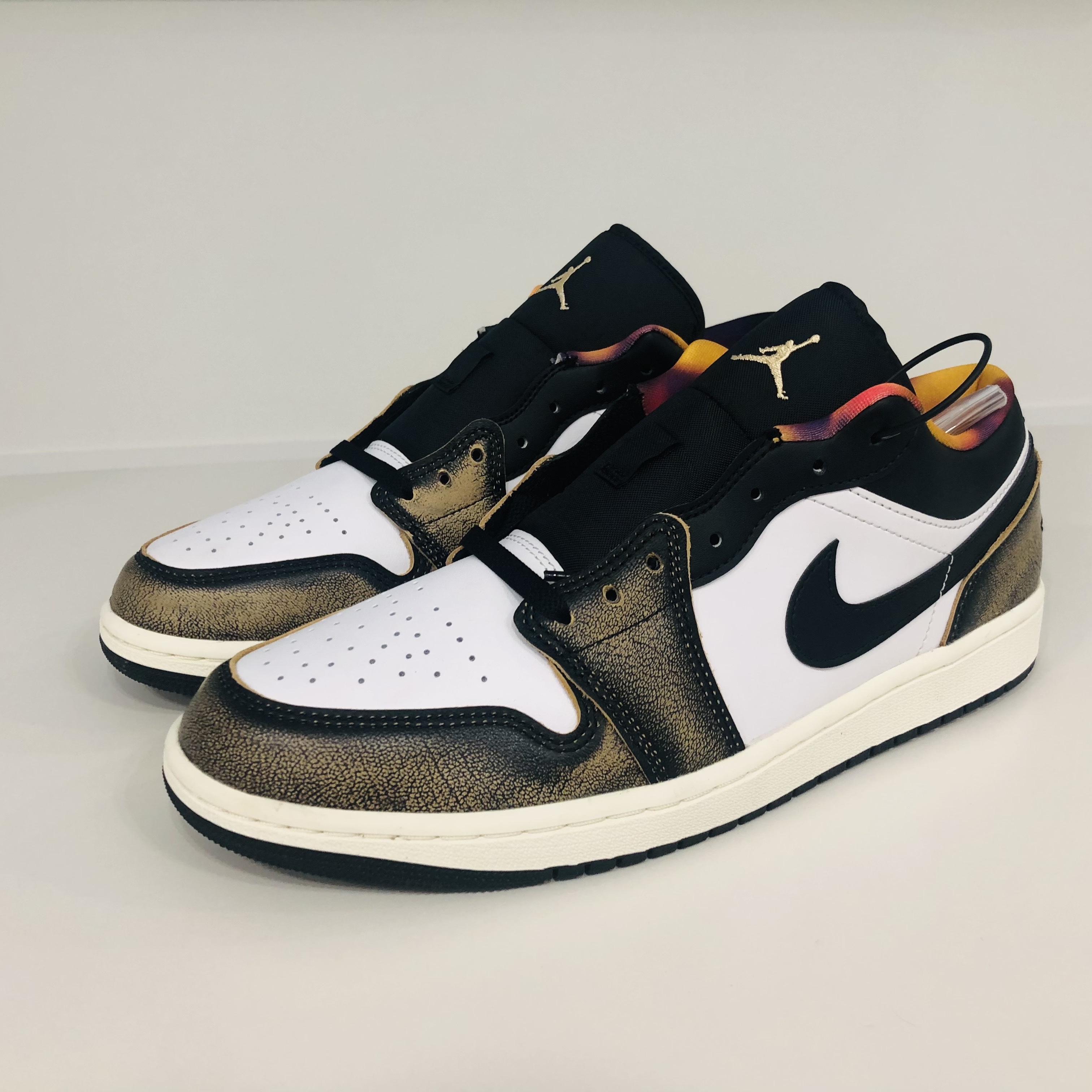 Jordan 1 Low SE Black White Onyx 착용 스타일 - 1