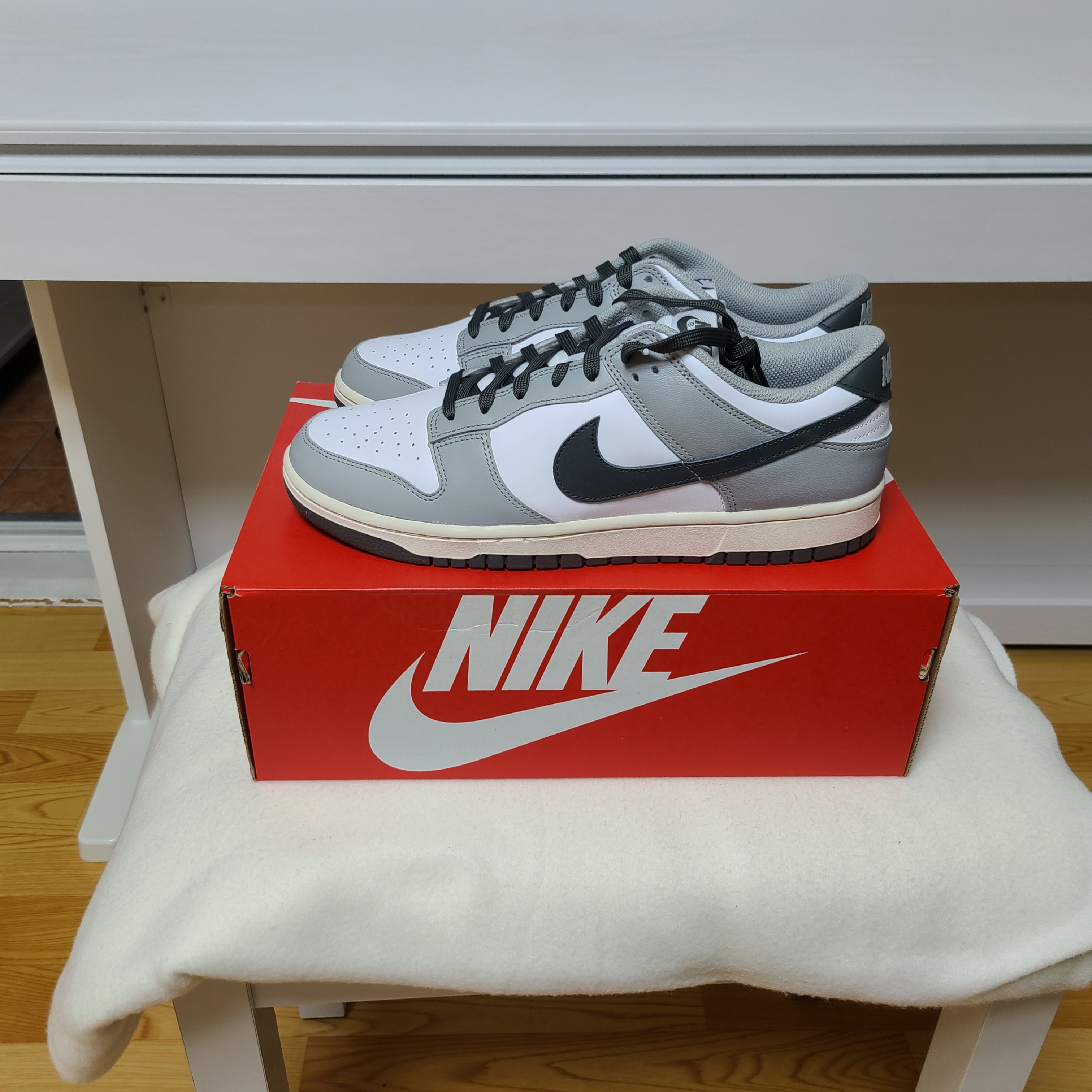 (W) Nike Dunk Low Light Smoke Grey 착용 스타일