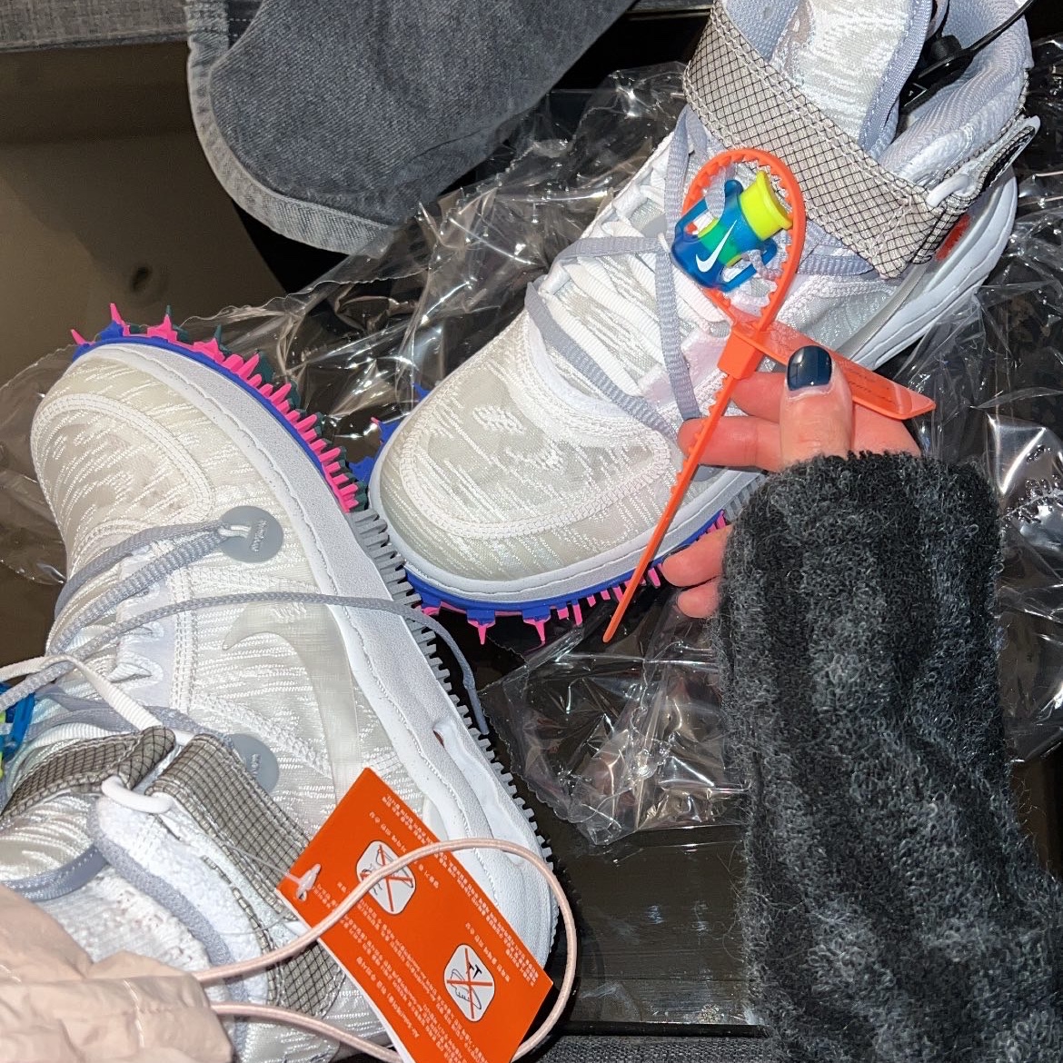 Nike x Off-White Air Force 1 Mid SP White 착용 스타일 - 1