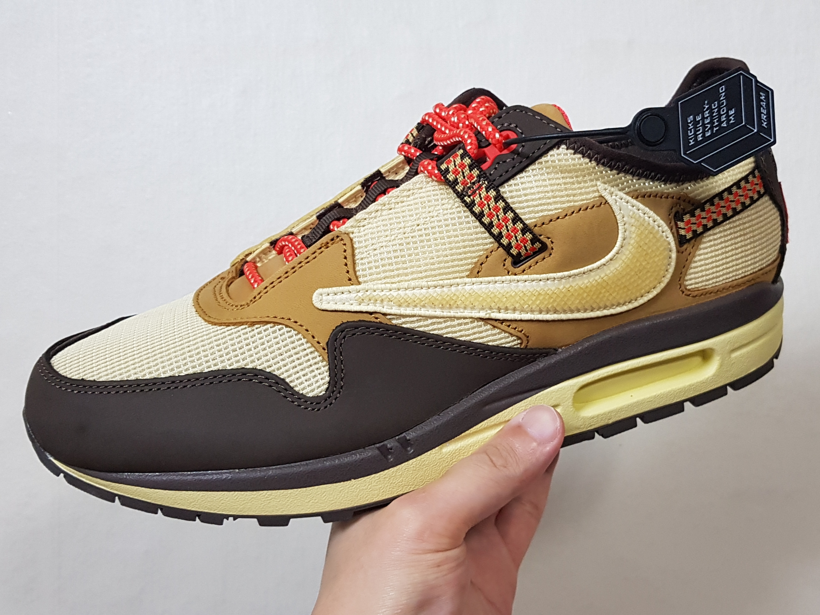 Nike x Travis Scott Air Max 1 Cact.us Brown 착용 스타일