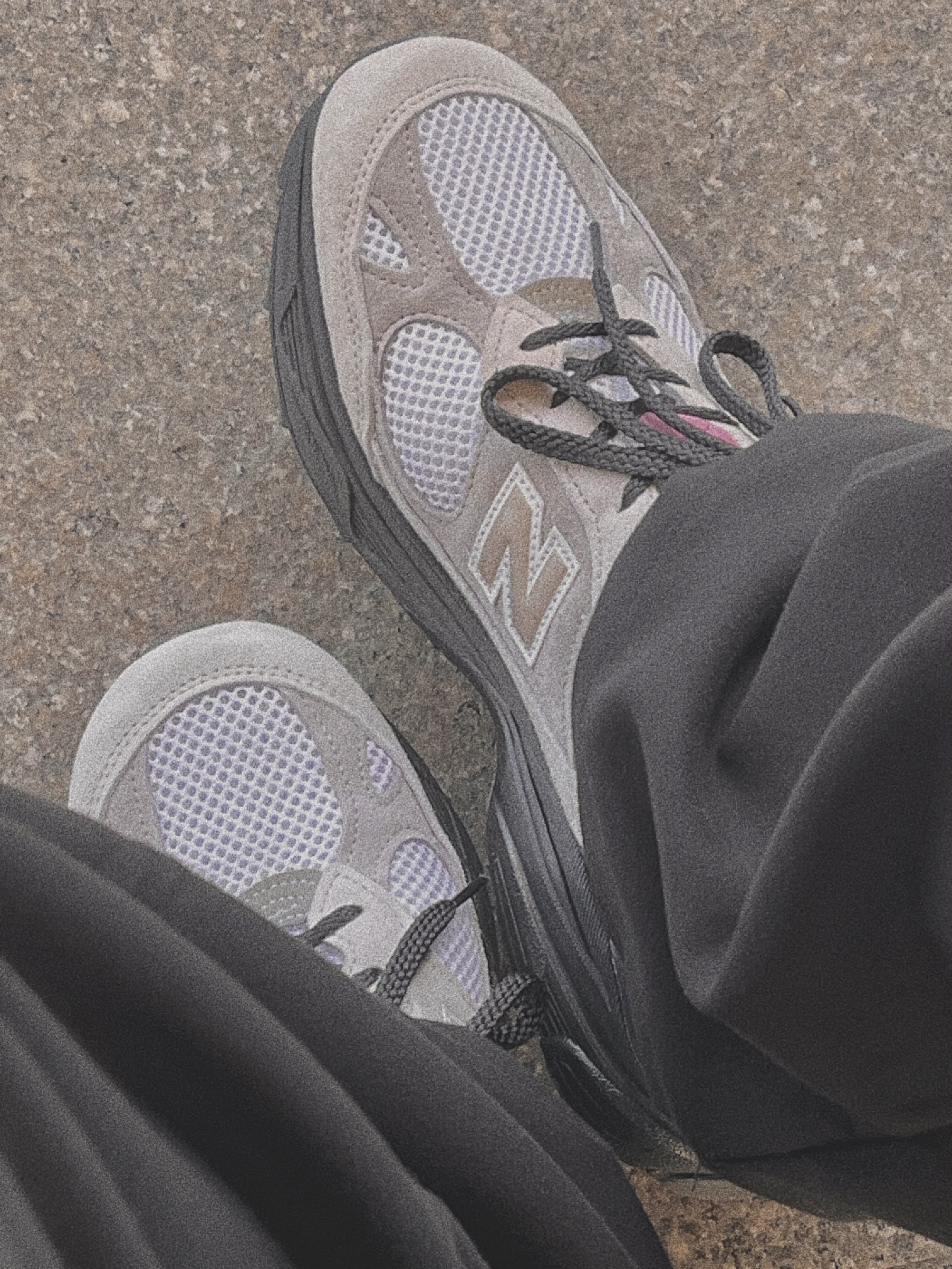 New Balance 991.9 Made in UK Grey Pink 착용 스타일 - 2