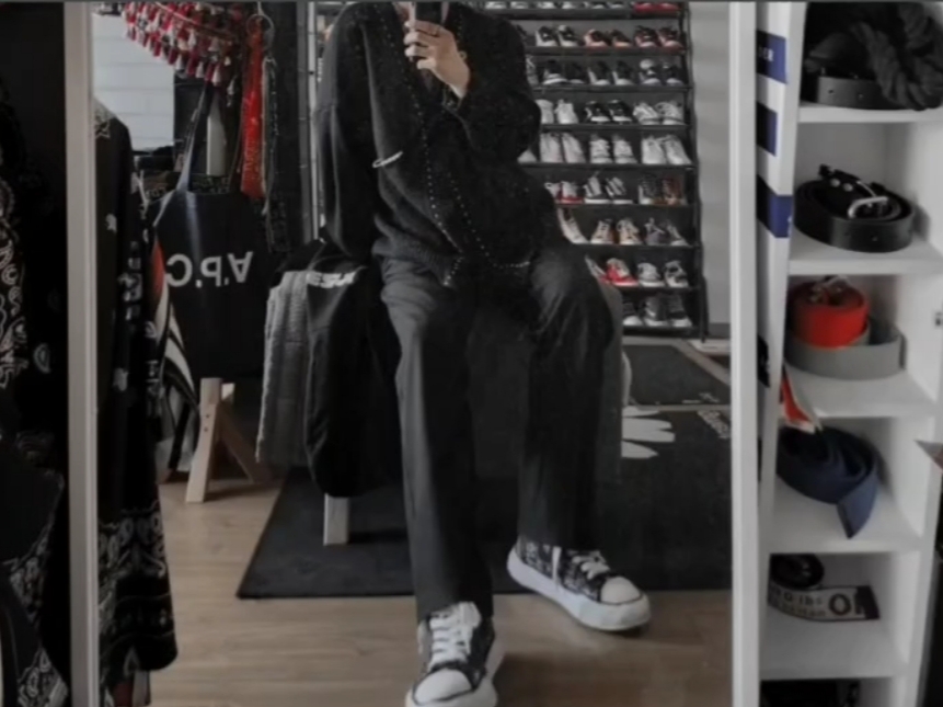 Maison Mihara Yasuhiro Peterson OG Sole Canvas Bandana Low-top Sneakers Black 착용 스타일
