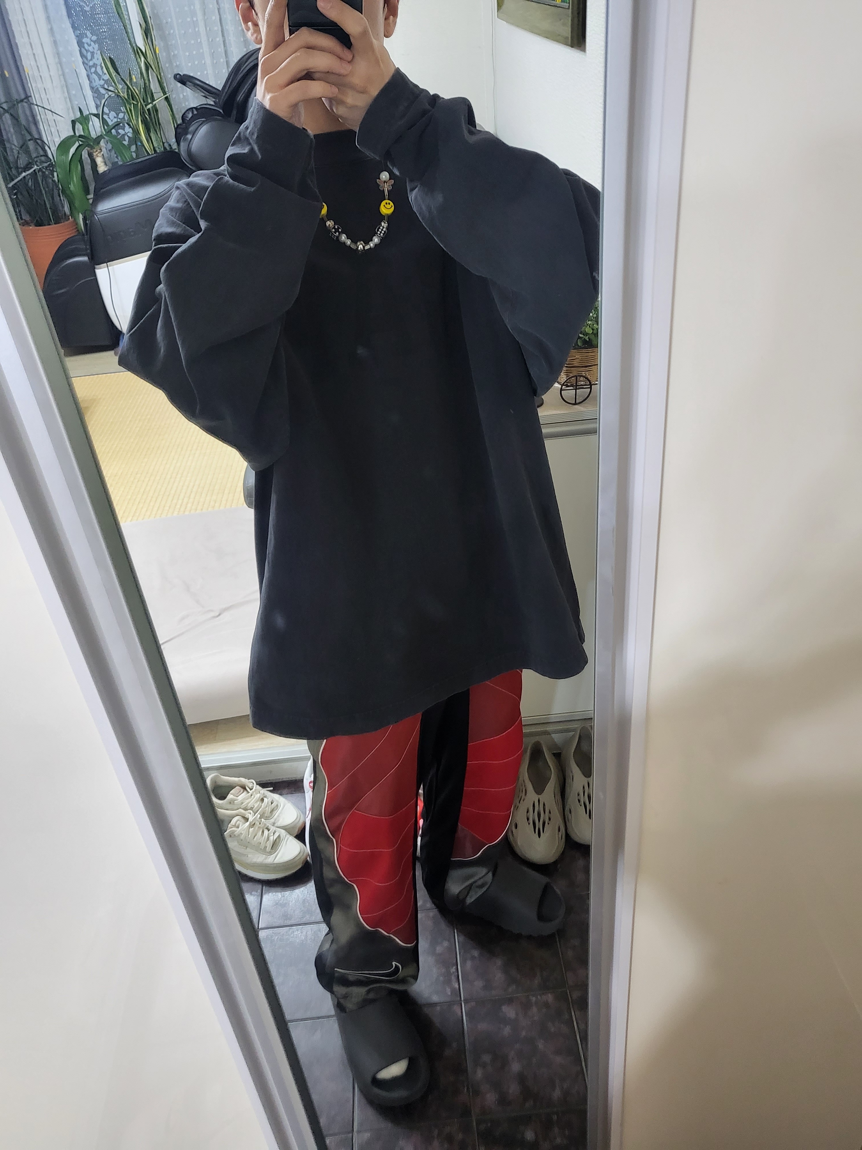 Yeezy Gap Engineered By Balenciaga Dove Long Sleeve T-Shirt Washed Black, Nike x Cactus Plant Flea Market MX Rave Pants Red Grey Black - US/EU 착용 스타일