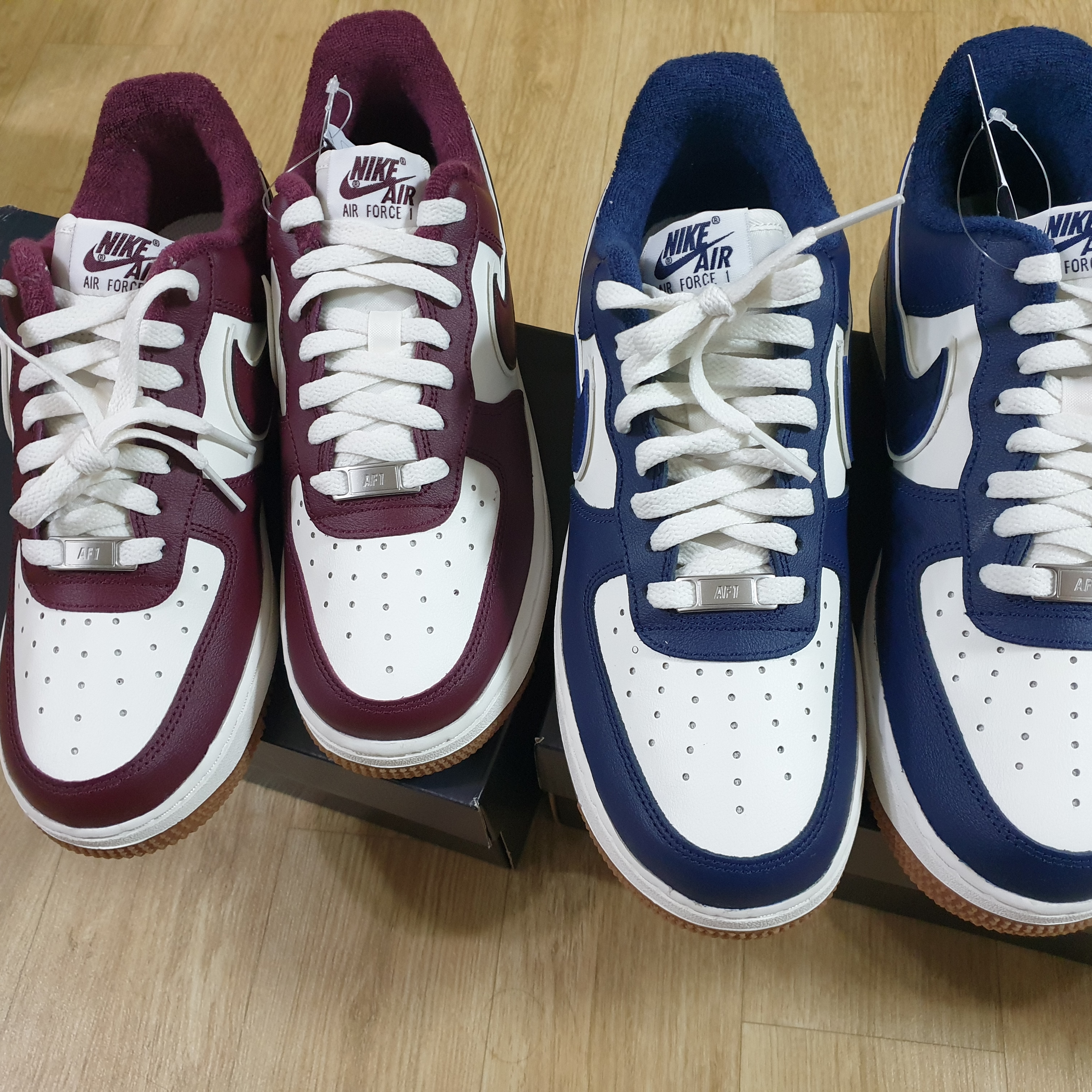Nike Air Force 1 '07 LV8 Midnight Navy, Nike Air Force 1 '07 LV8 Night Maroon 착용 스타일