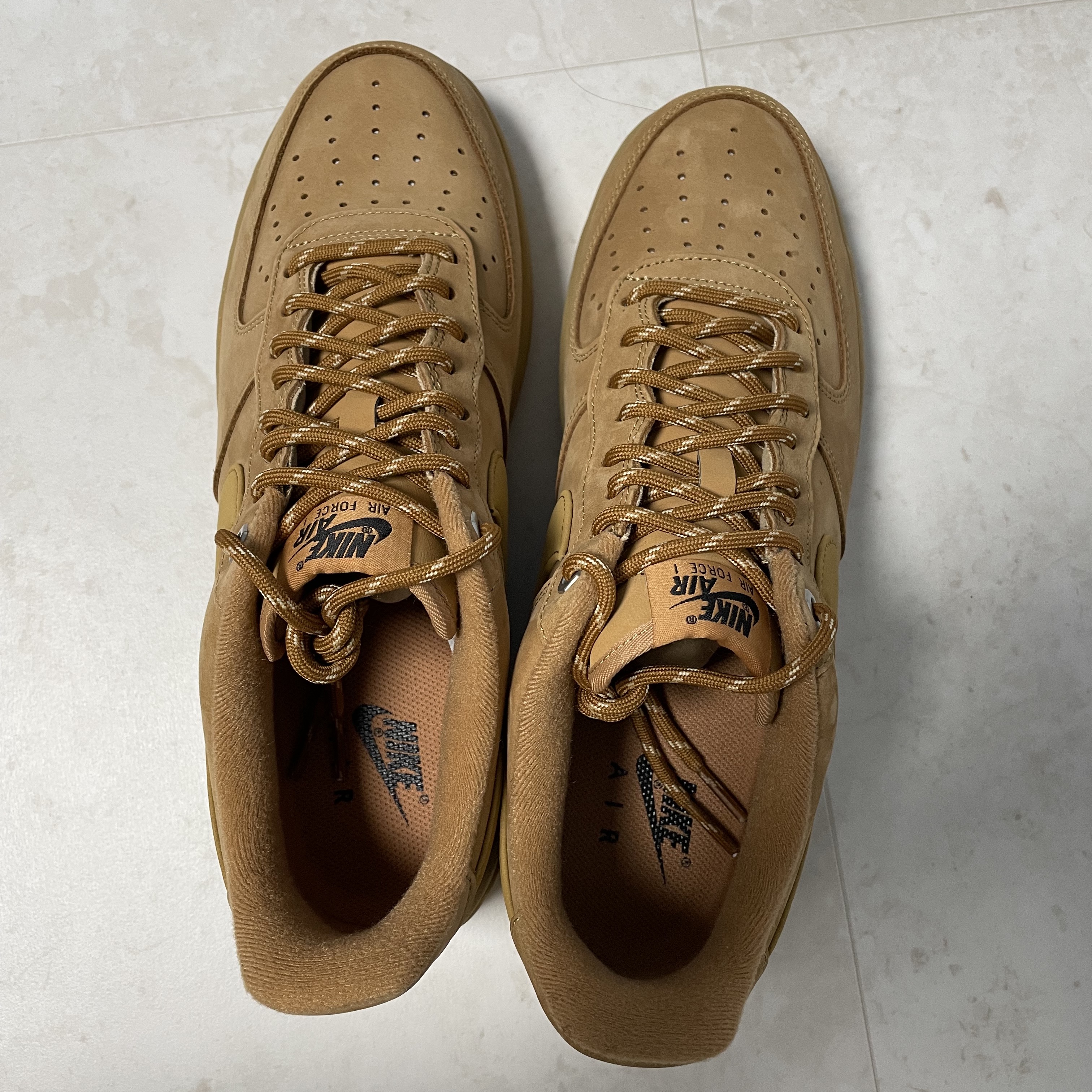Nike Air Force 1 '07 WB Flax 착용 스타일