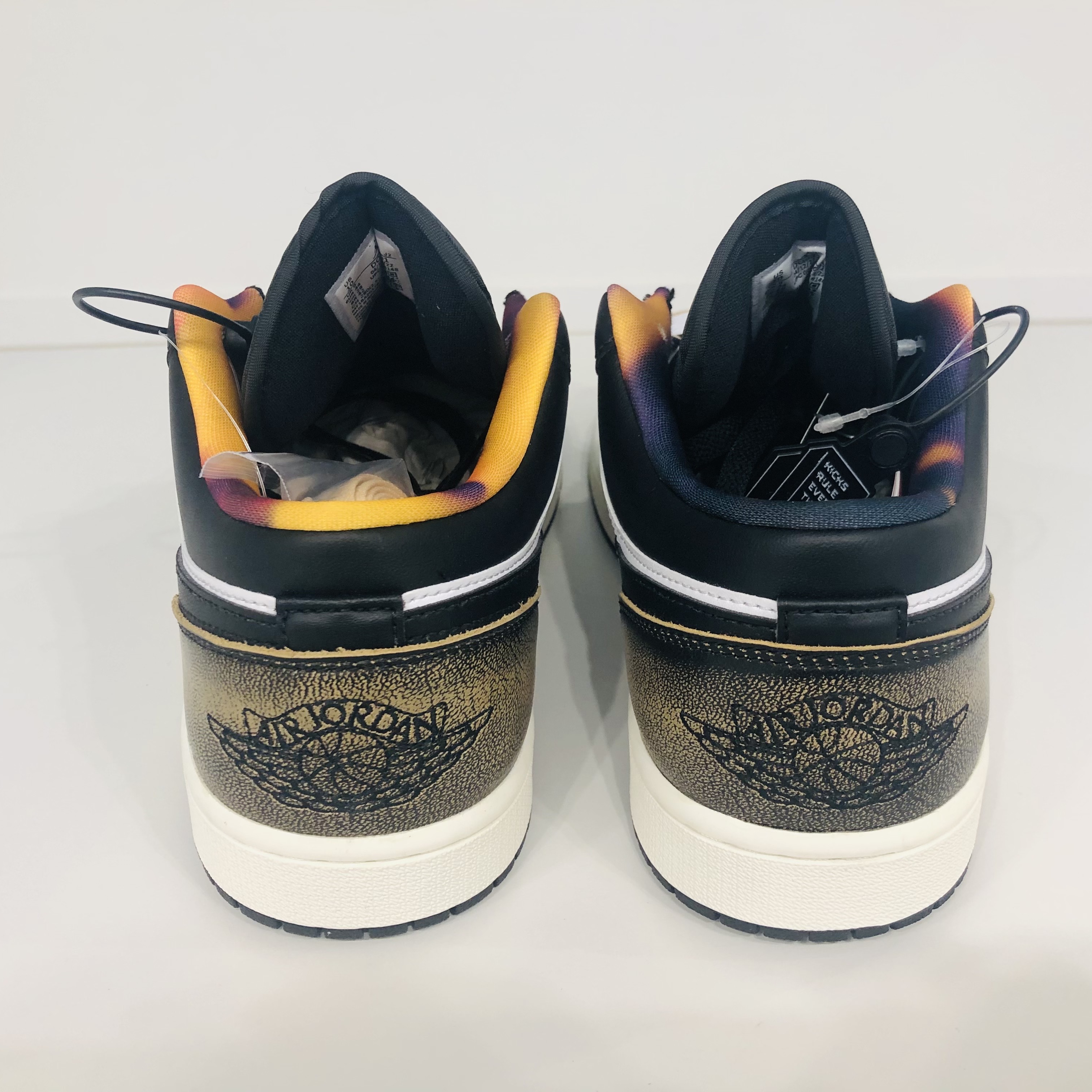 Jordan 1 Low SE Black White Onyx 착용 스타일 - 2