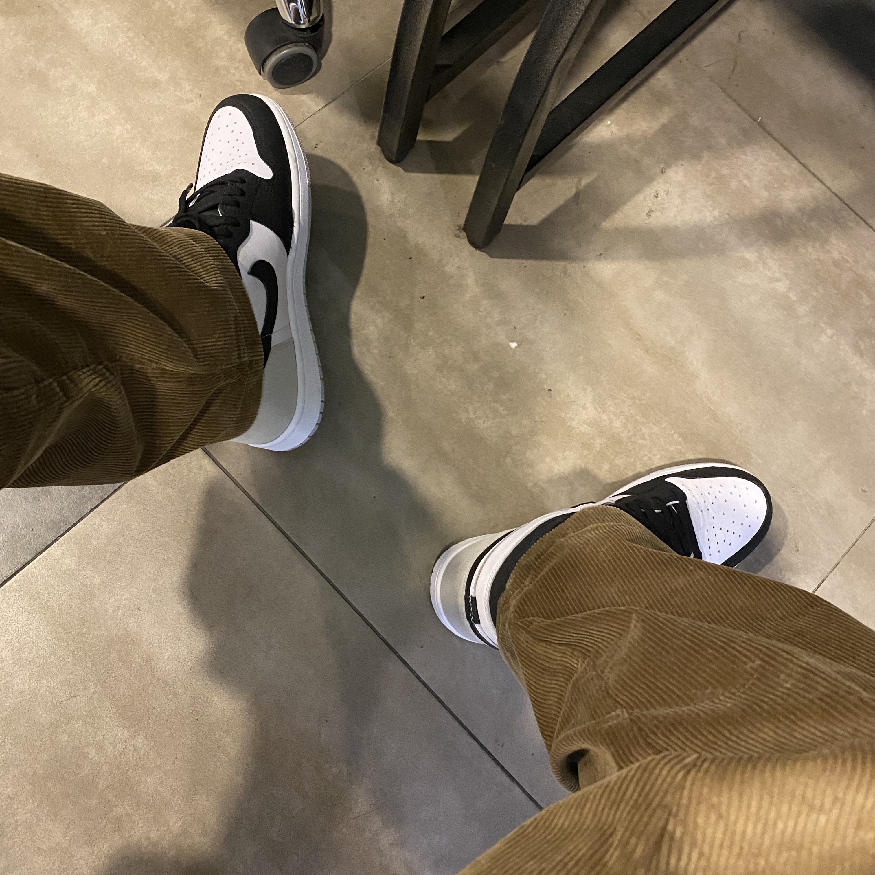 Jordan 1 Retro High OG Bleached Coral 착용 스타일