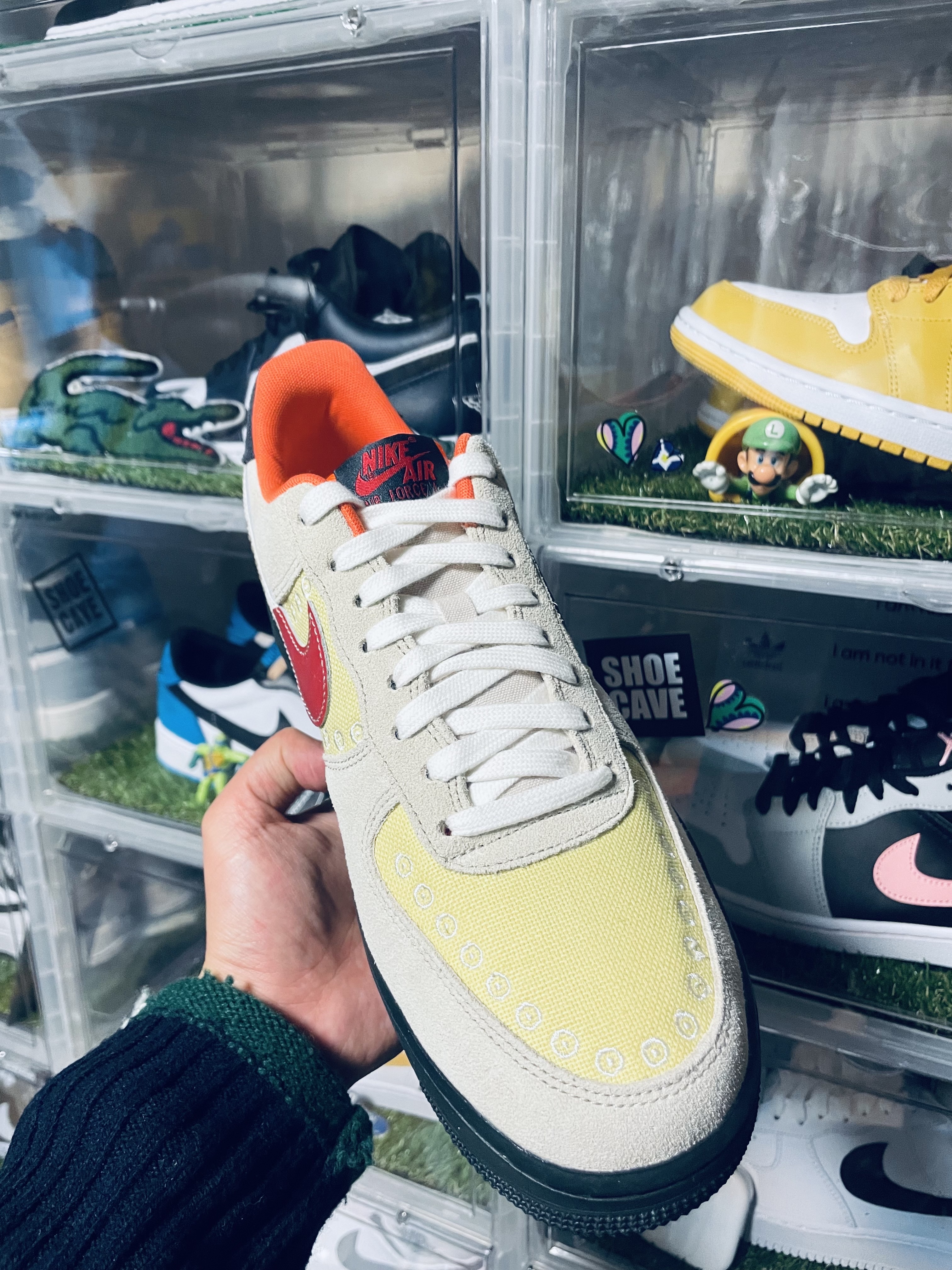 Nike Air Force 1 '07 Somos Familia Día de Muertos 착용 스타일 - 3