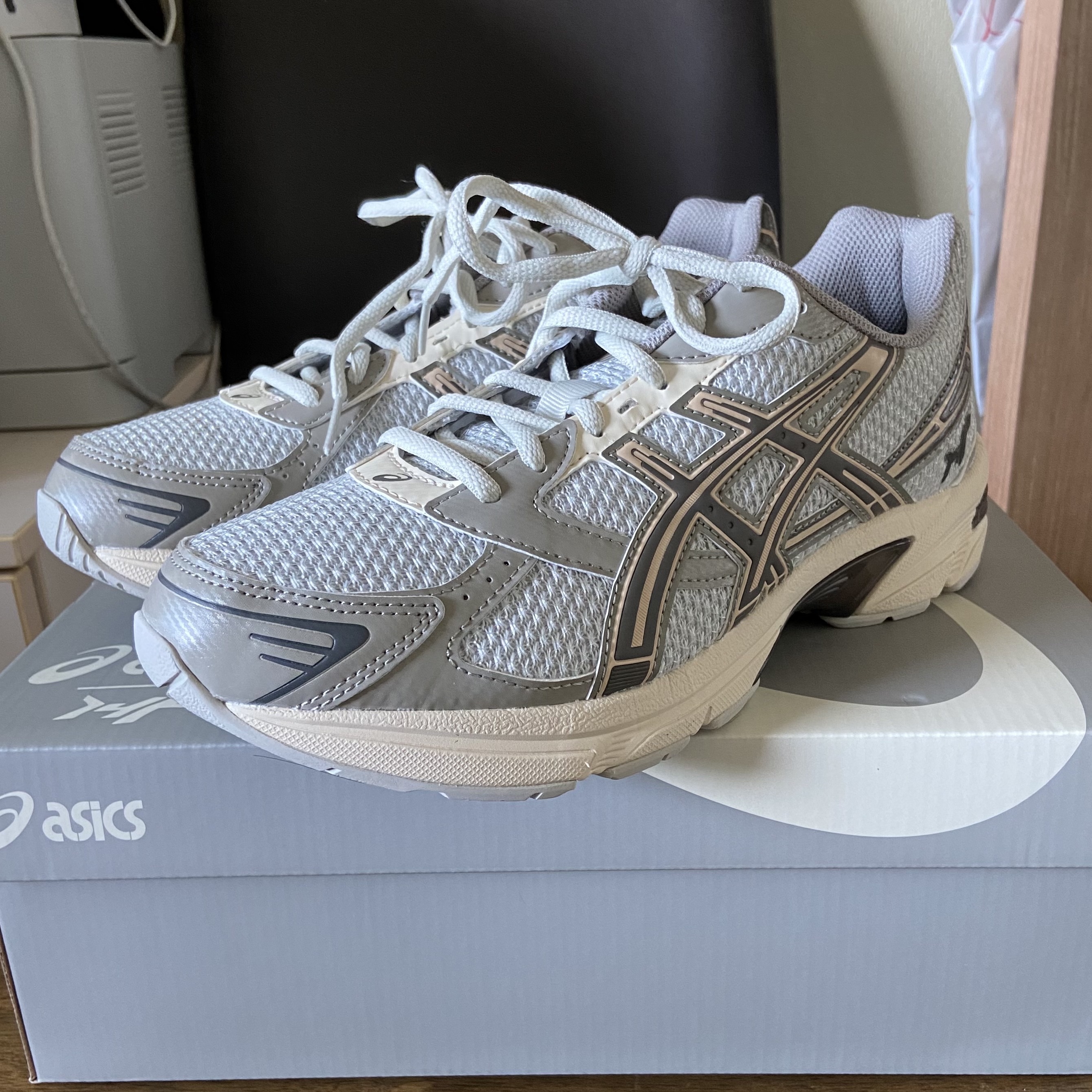 Asics x I4P Gel-1130 Glacier Grey Mink 착용 스타일