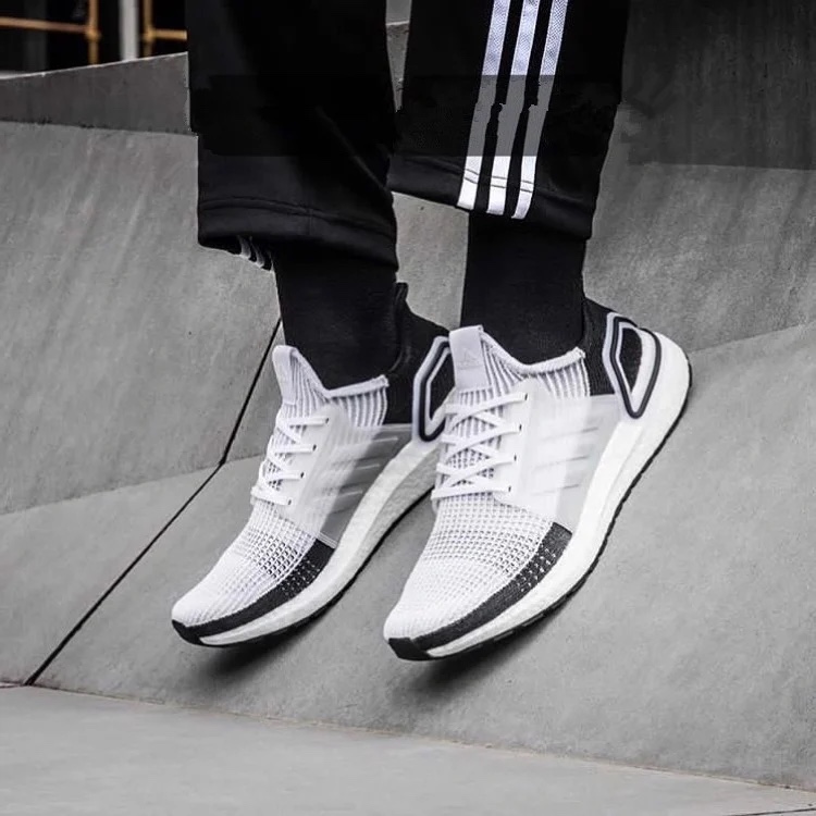 Adidas Ultraboost 19 Panda 착용 스타일 - 1