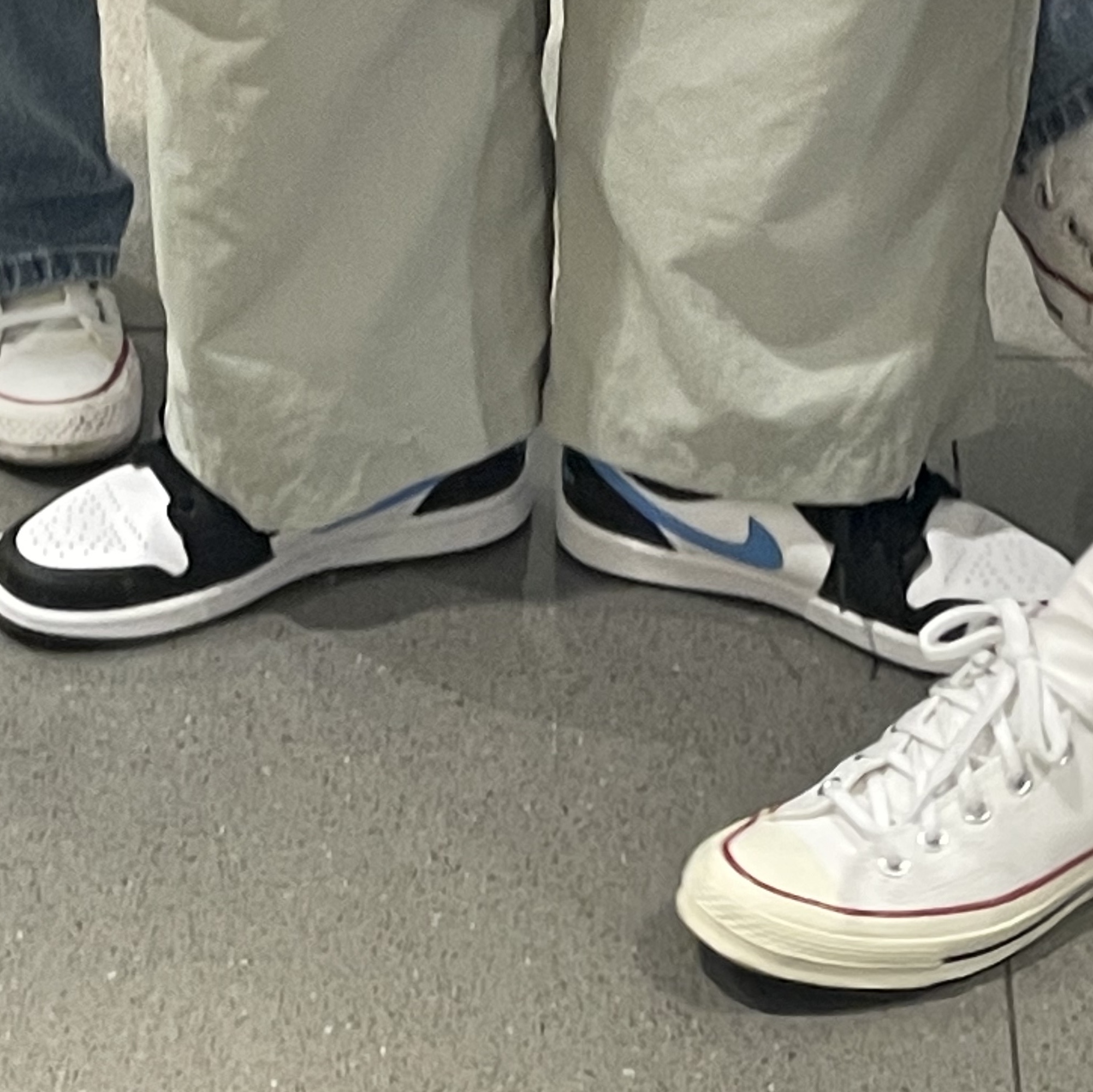 (W) Jordan 1 Low Black University Blue 착용 스타일