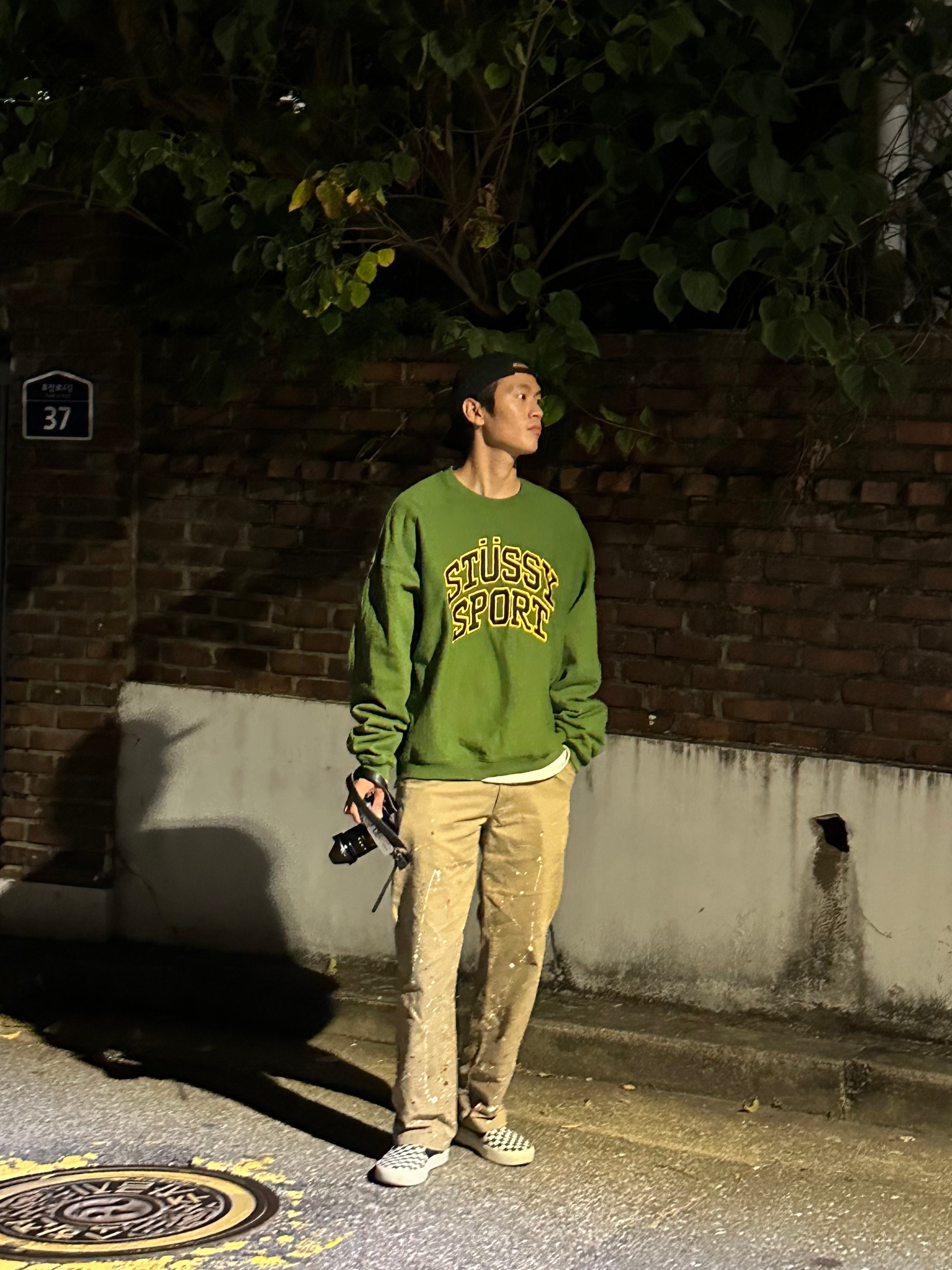 Stussy Relaxed Oversized Crew Green, Vans Checkerboard Comfycush One Black 착용 스타일 - 1