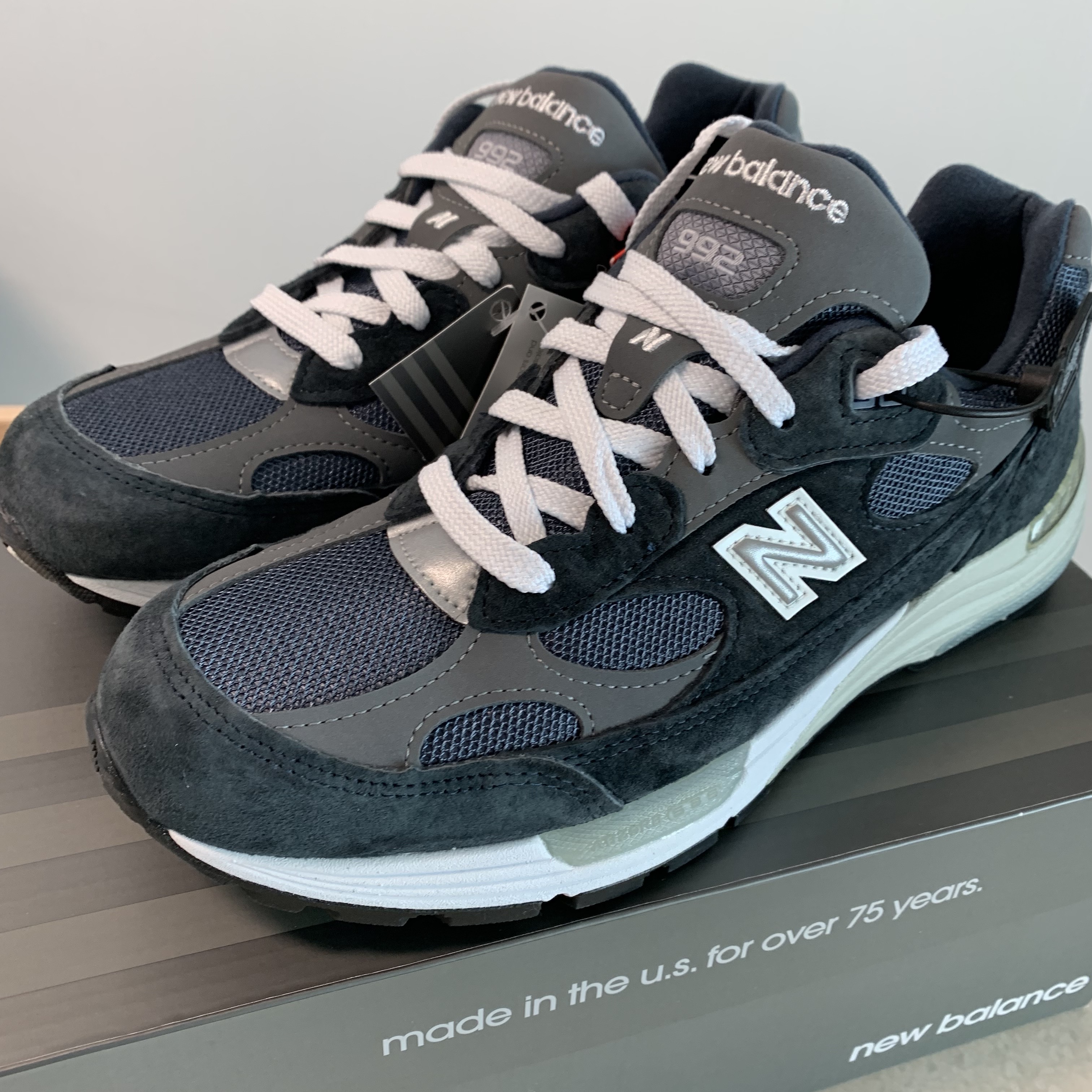 New Balance 992 Made in USA Navy 착용 스타일 - 1