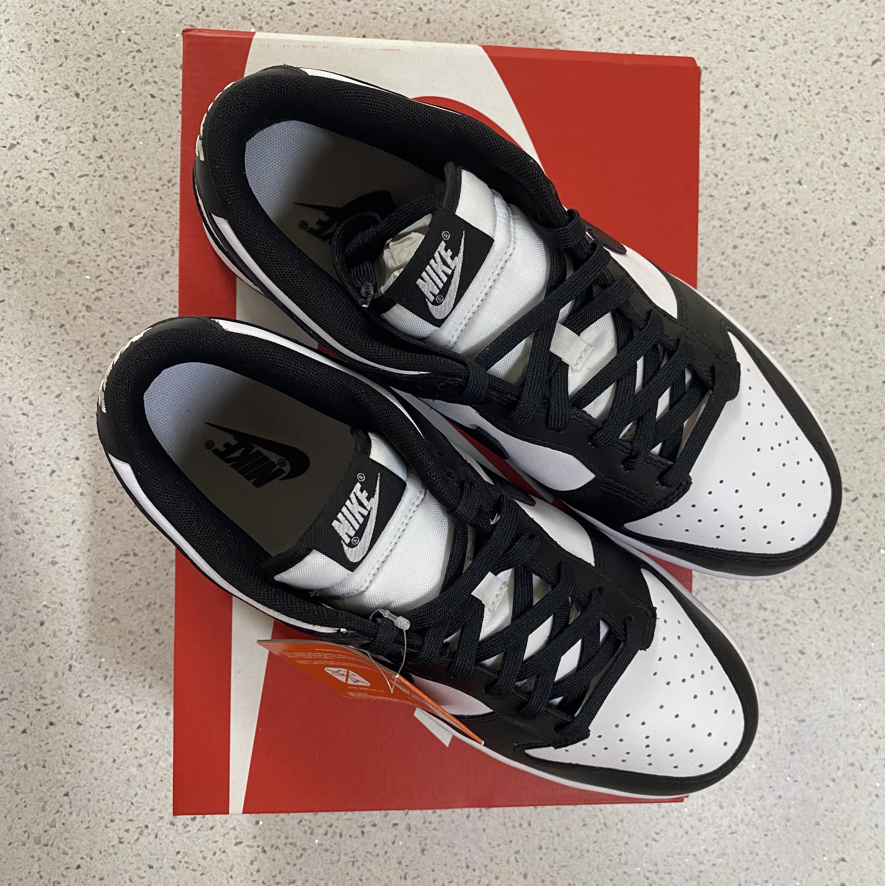 Nike Dunk Low Retro Black 착용 스타일 - 2