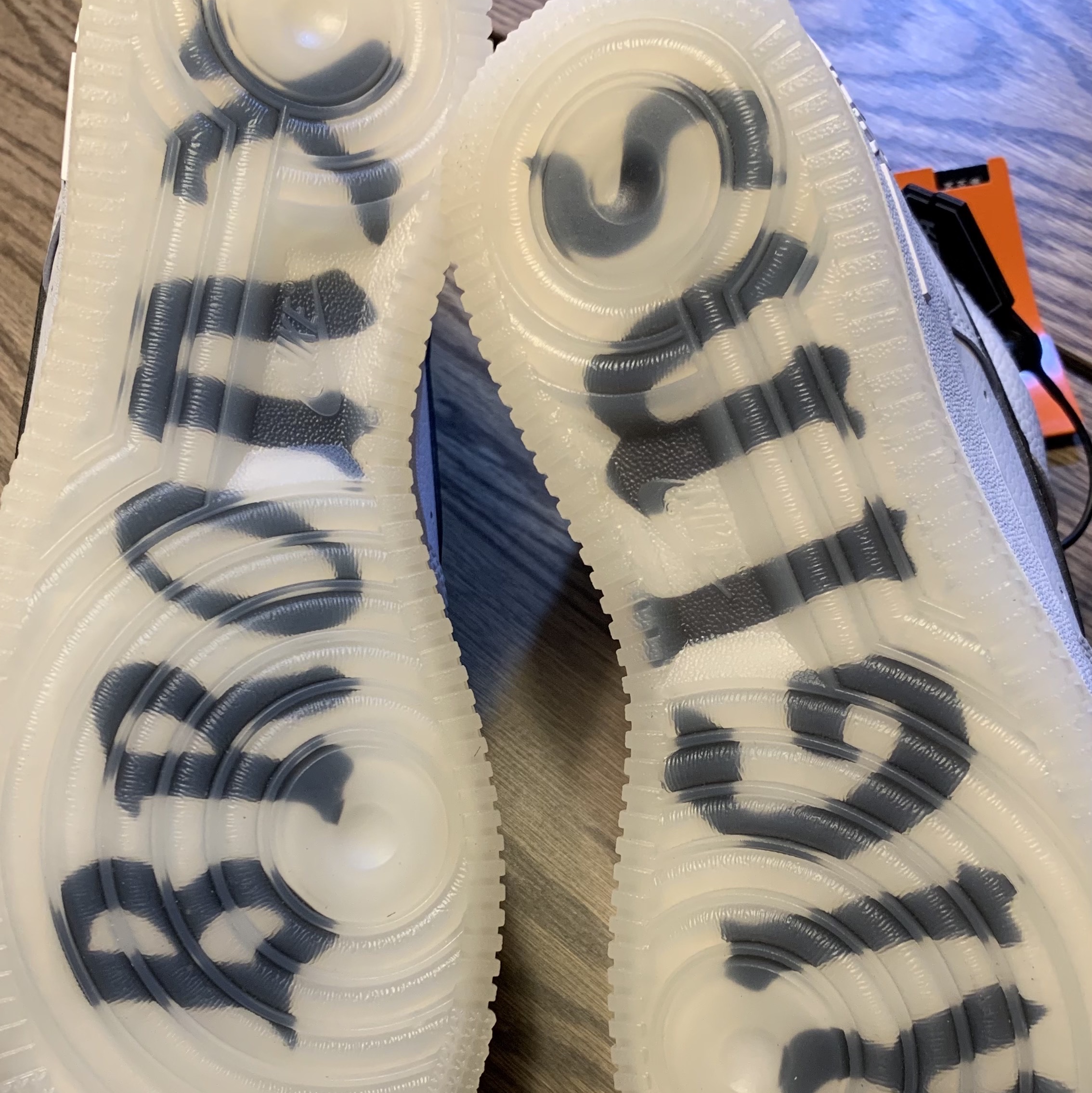 Nike Air Force 1 '07 PRM Bronx Origins 착용 스타일 - 3