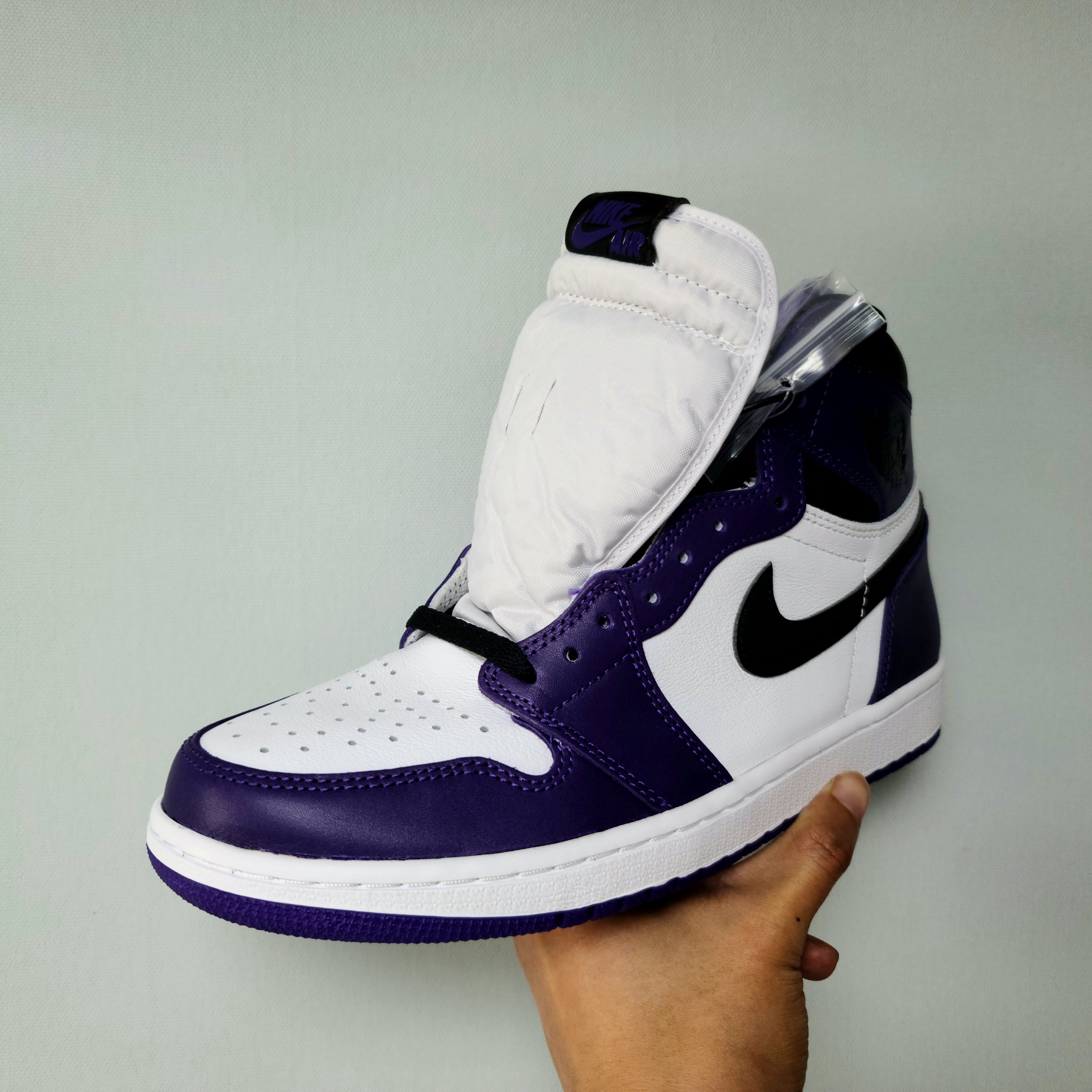 Jordan 1 Retro High OG Court Purple 2020 착용 스타일 - 4