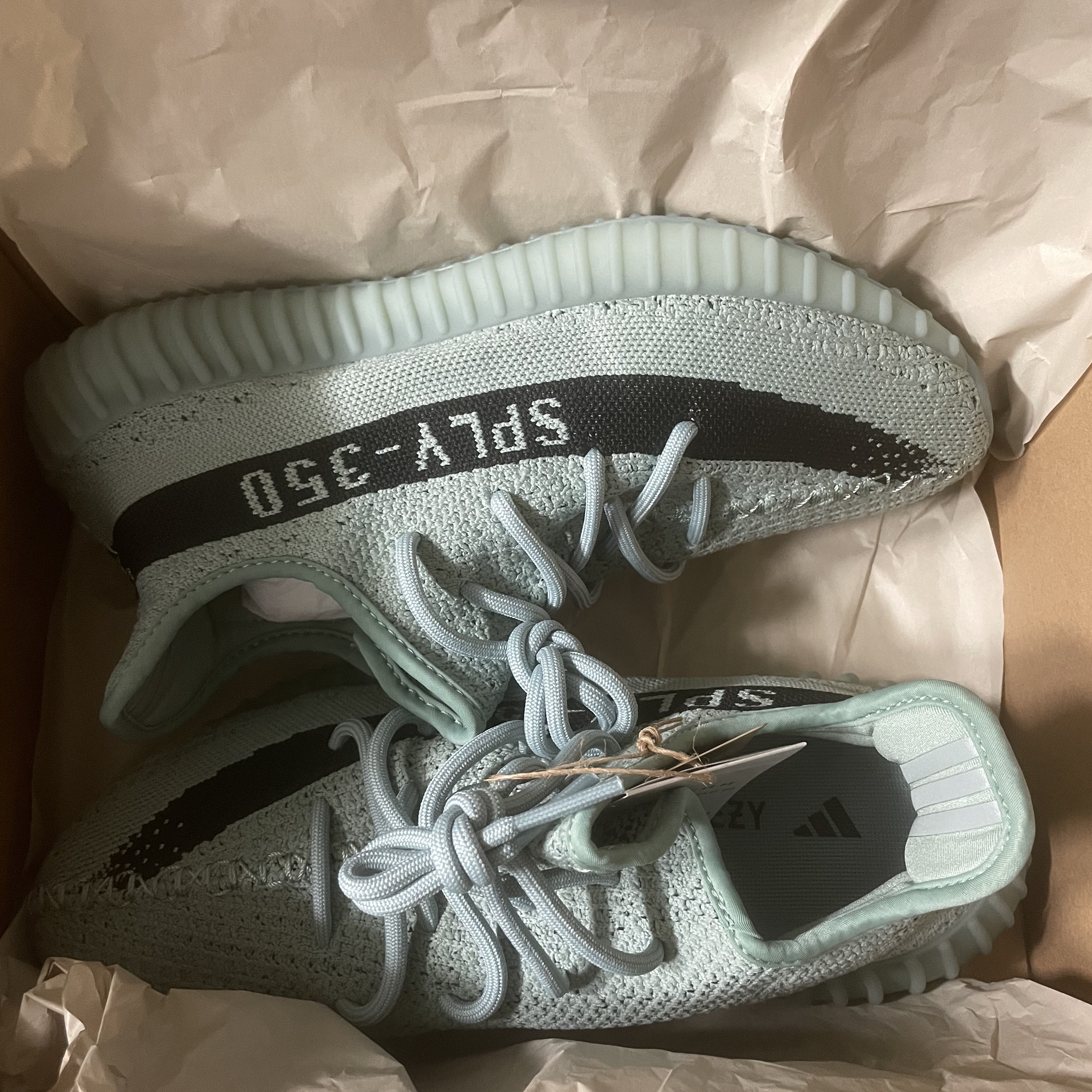 Adidas Yeezy Boost 350 V2 Salt Core Black 착용 스타일 - 1