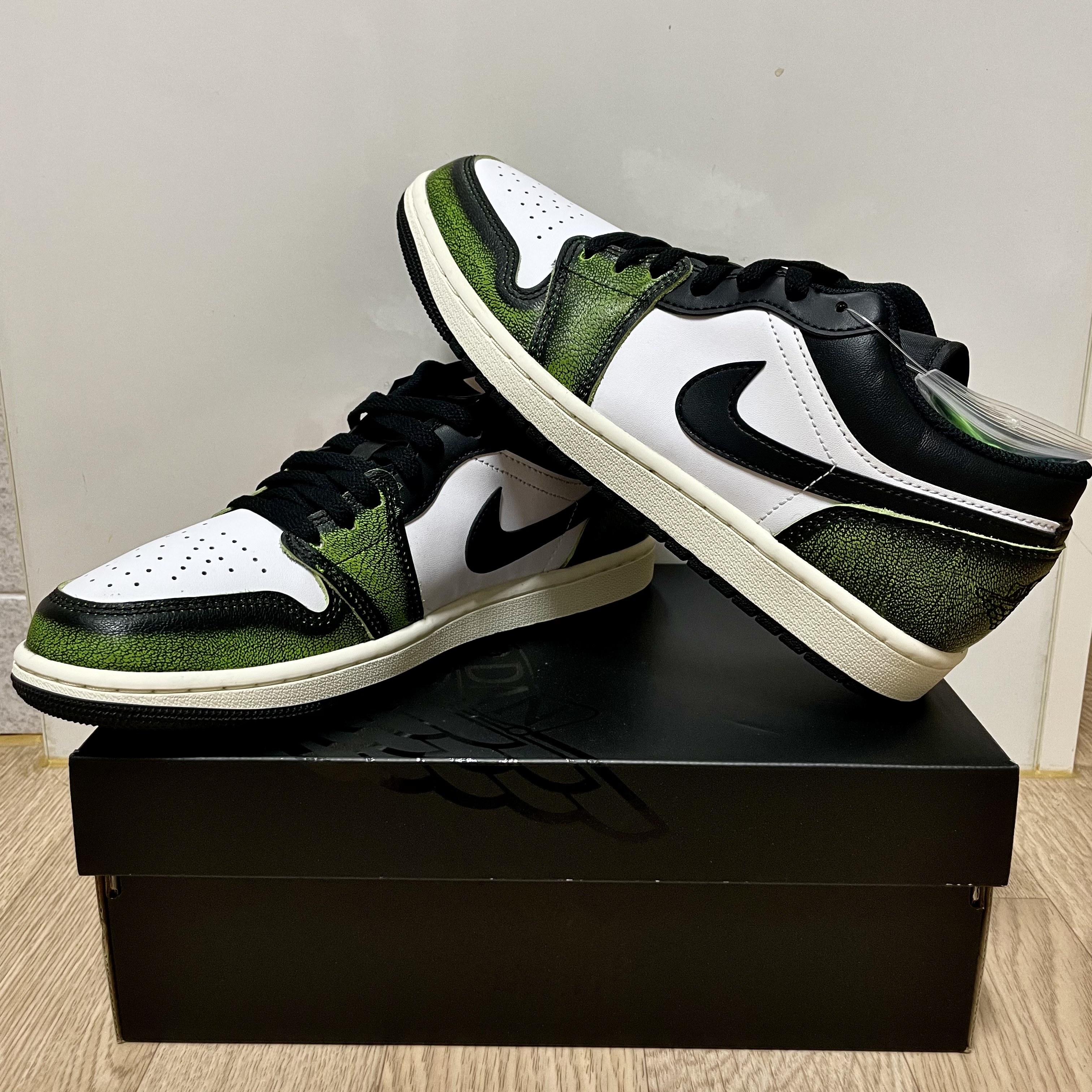 Jordan 1 Low SE Black Electric Green 착용 스타일 - 1