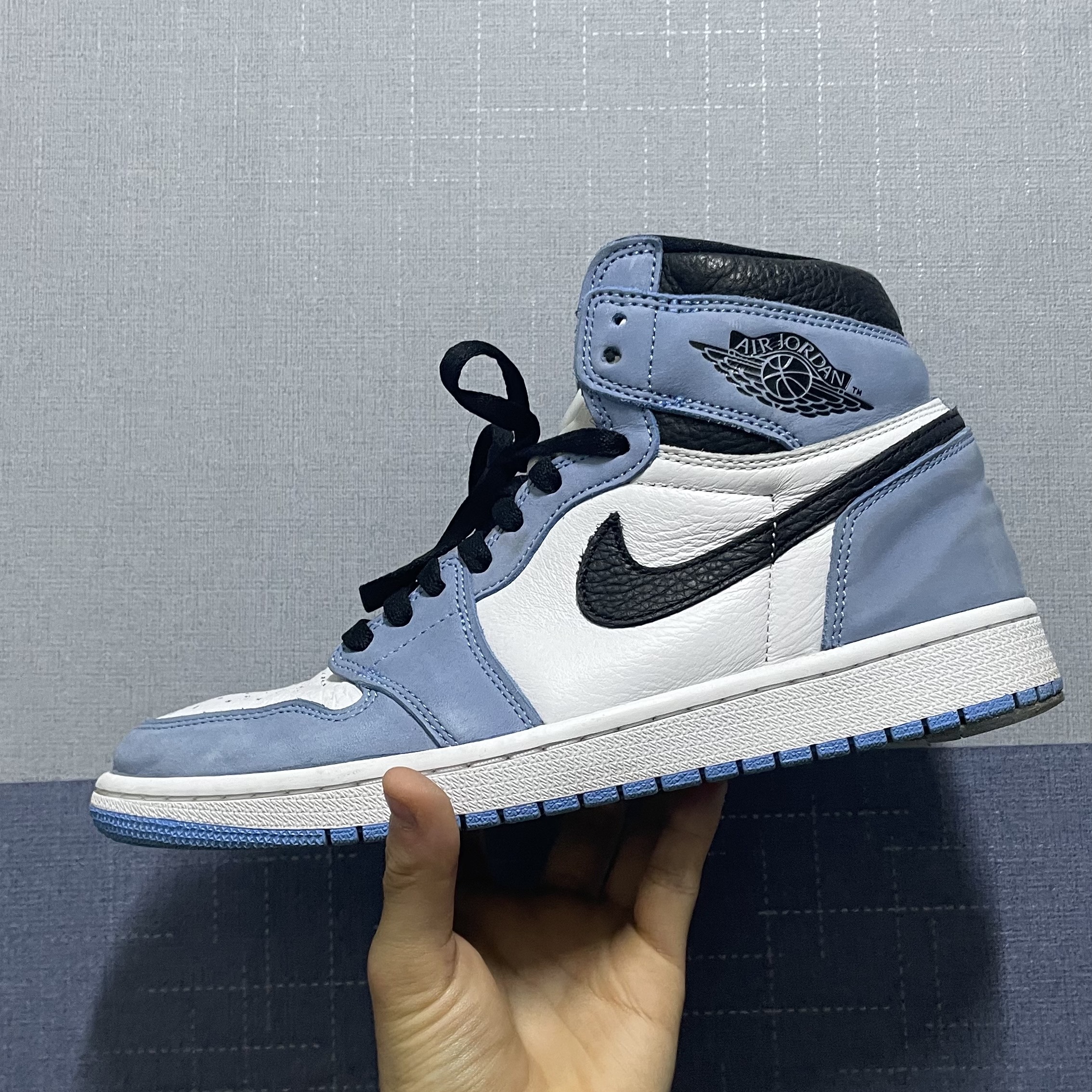 Jordan 1 Retro High OG University Blue 착용 스타일