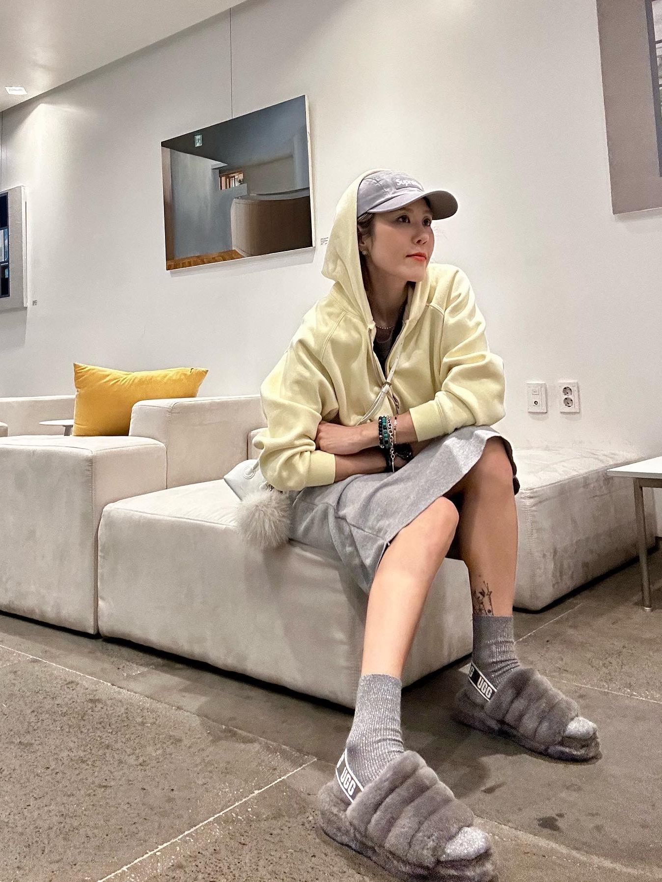 Supreme Washed Chino Twill Camp Cap Grey - 22SS, (Kids) Essentials Full Zip Hoodie Canary - 22FW 착용 스타일 - 2