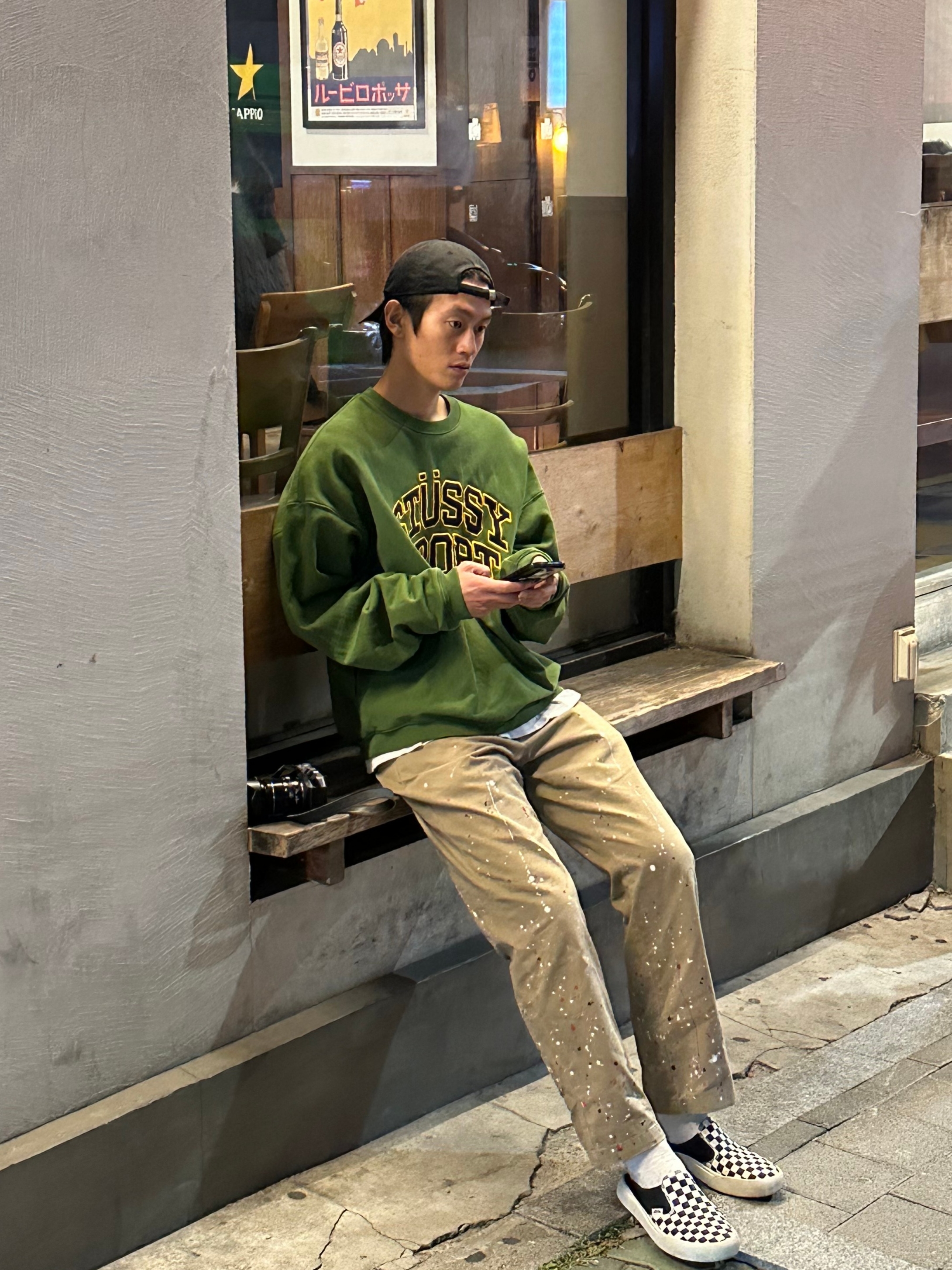 Stussy Relaxed Oversized Crew Green, Vans Checkerboard Comfycush One Black 착용 스타일 - 3