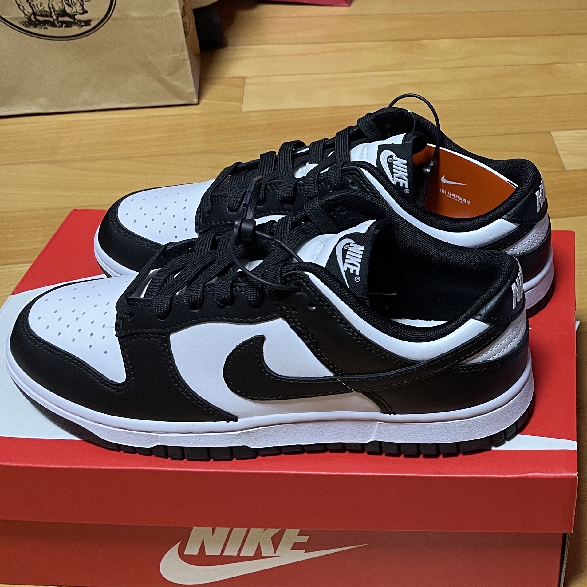 Nike Dunk Low Retro Black 착용 스타일