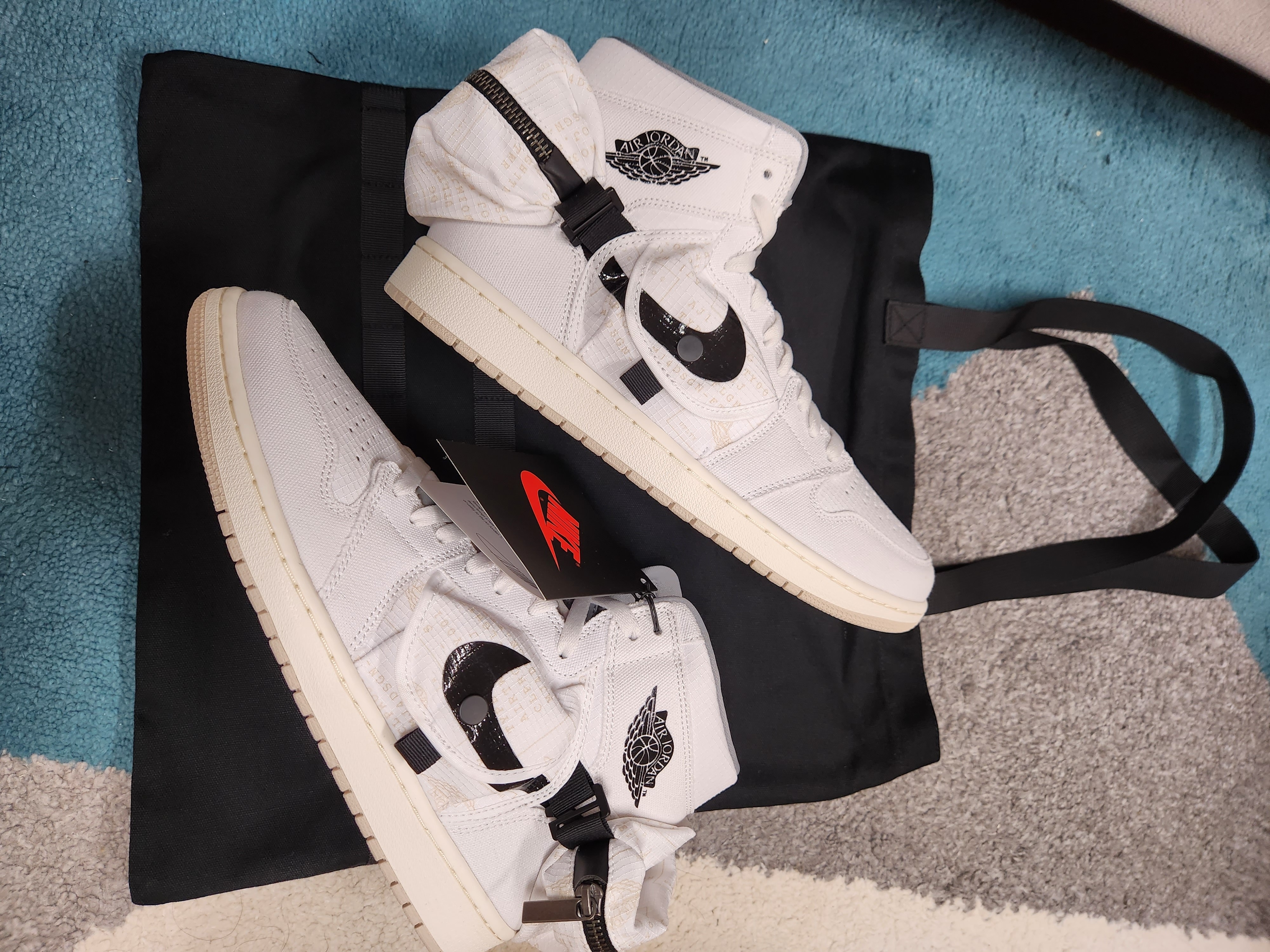 Jordan 1 High Utility White Black 착용 스타일 - 3