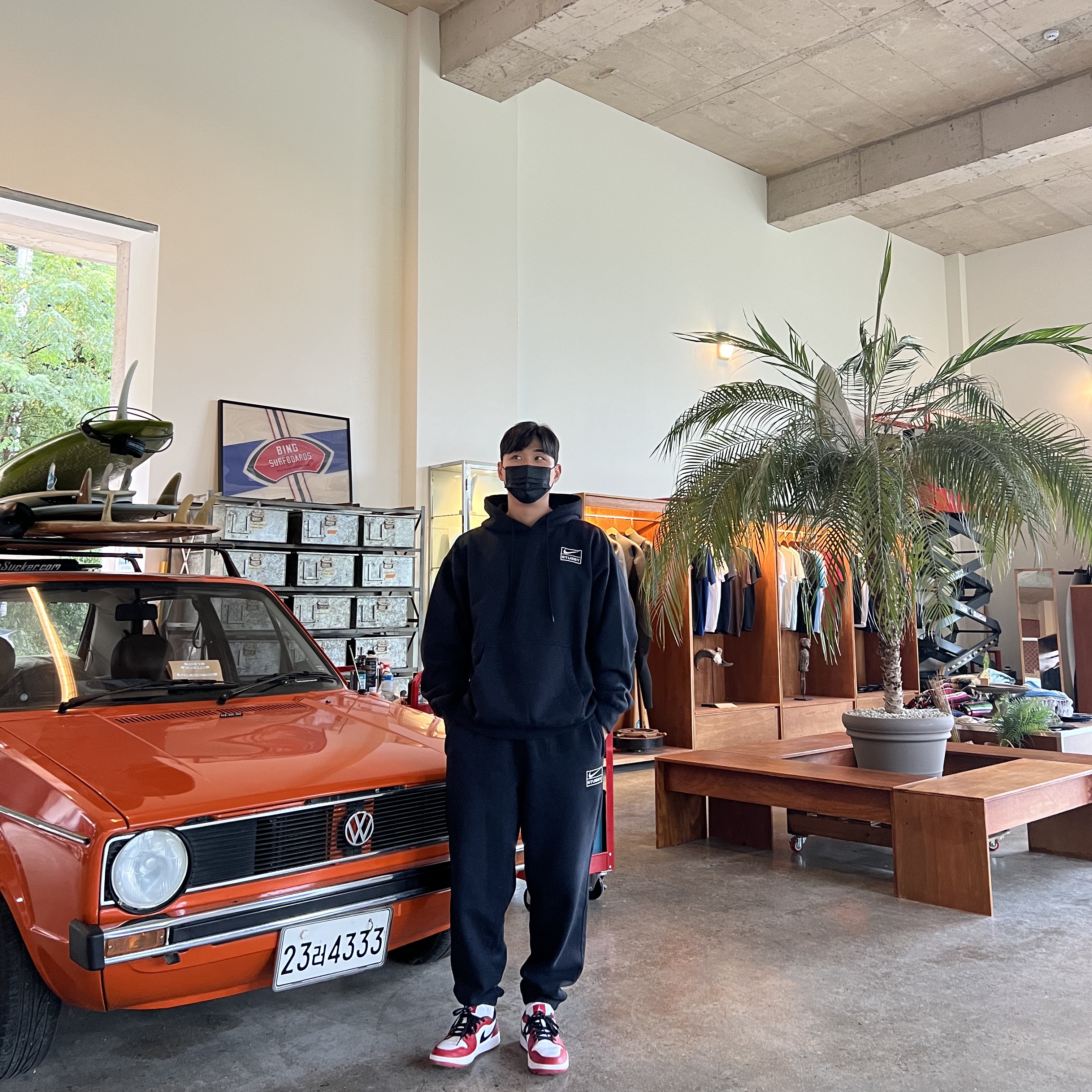 Jordan 1 Low Golf Chicago, Nike x Stussy NRG RA Washed Pullover Hoodie Black (DN4028-010) 착용 스타일