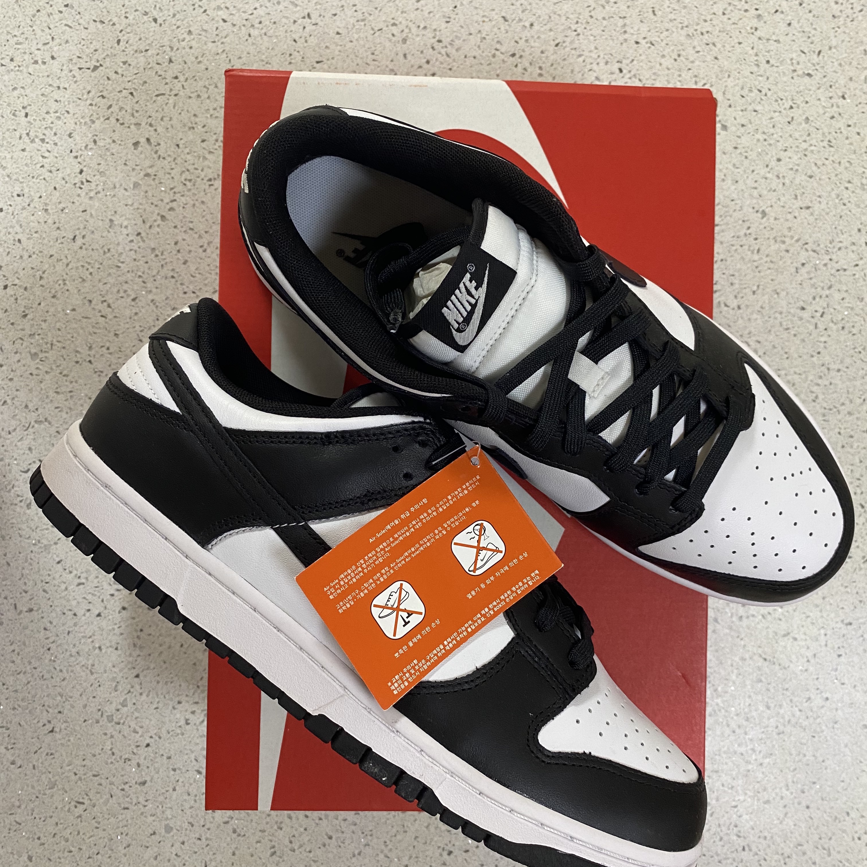 Nike Dunk Low Retro Black 착용 스타일 - 1