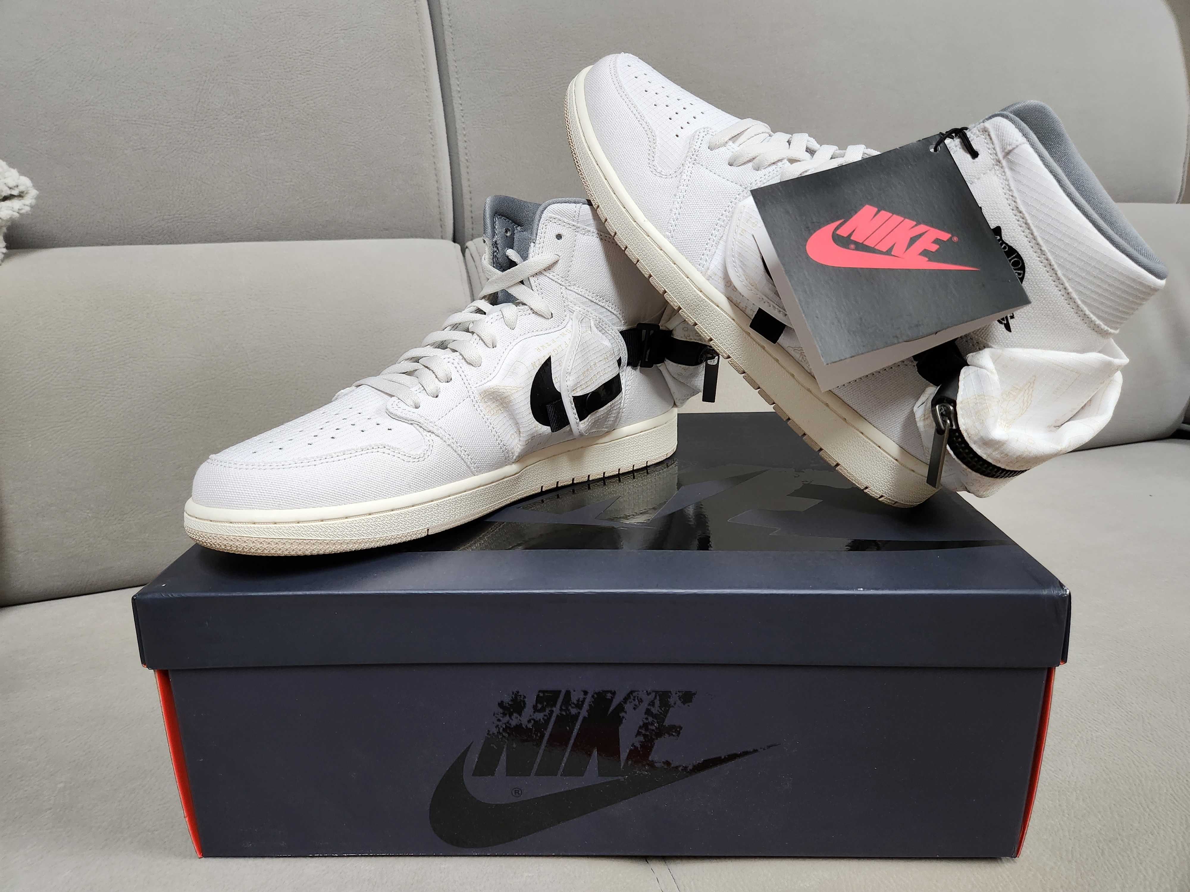 Jordan 1 High Utility White Black 착용 스타일 - 2