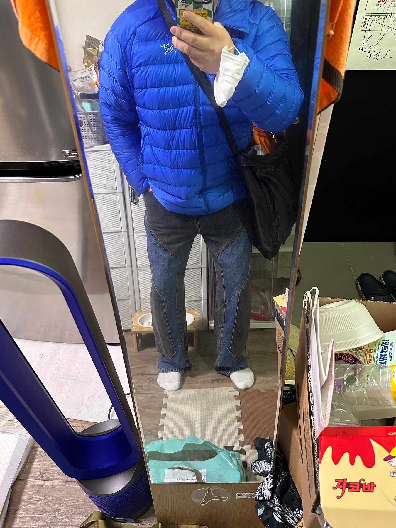 Arc'teryx Cerium LT Hoody Black, Supreme 2-Tone Paneled Jean Black - 22FW 착용 스타일 - 1