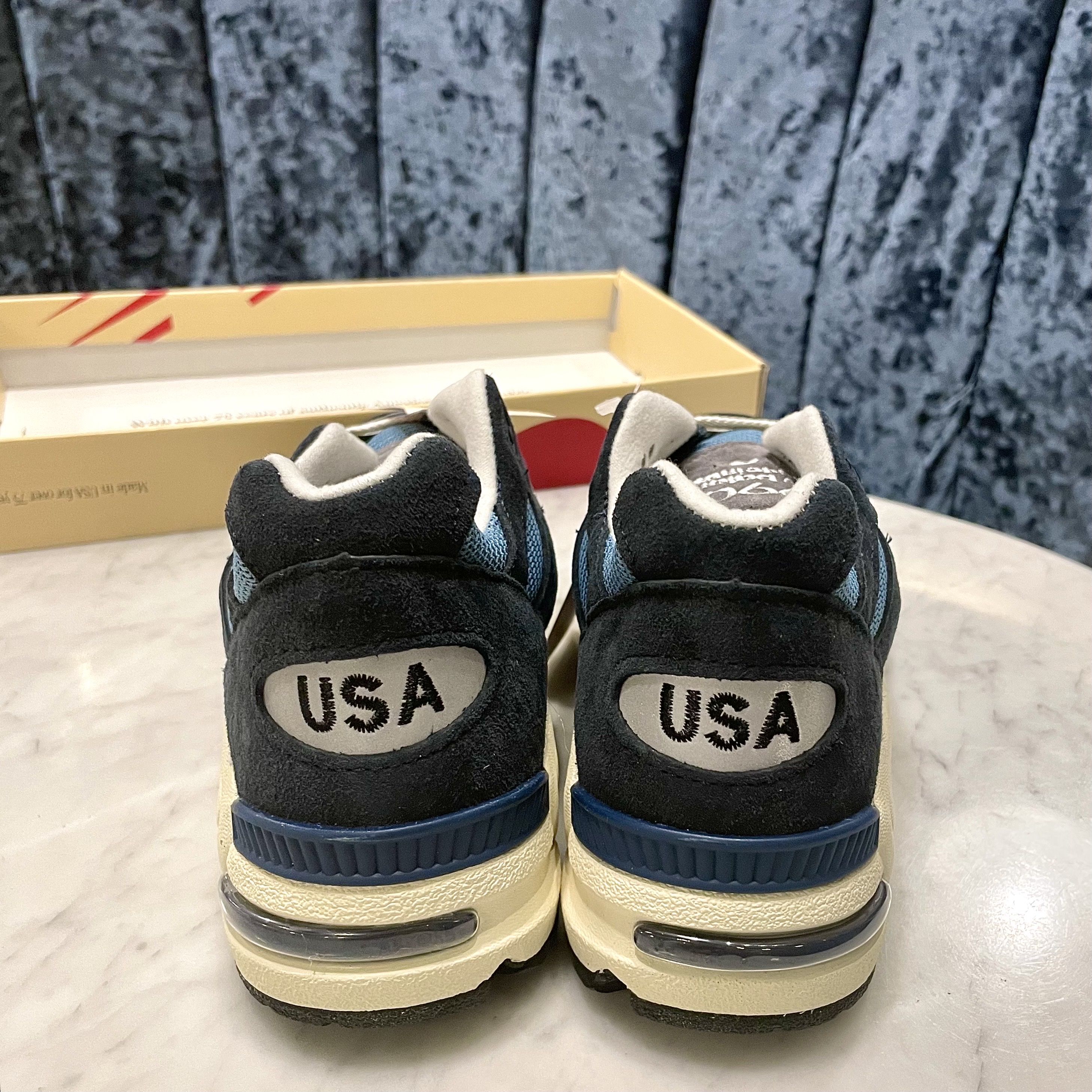 New Balance 990v2 Made in USA Navy Castlerock 착용 스타일 - 4